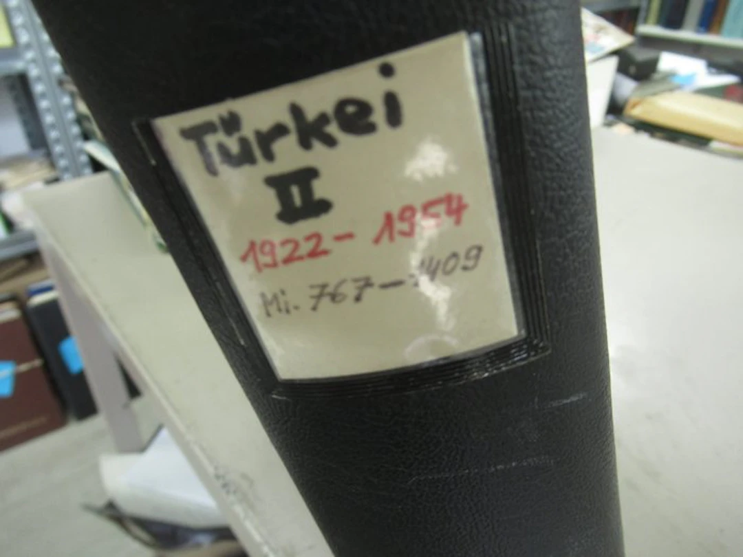 Türkiye 1922/1954 - Collection Turkey II in a black armband, 1922–1954 - Michel