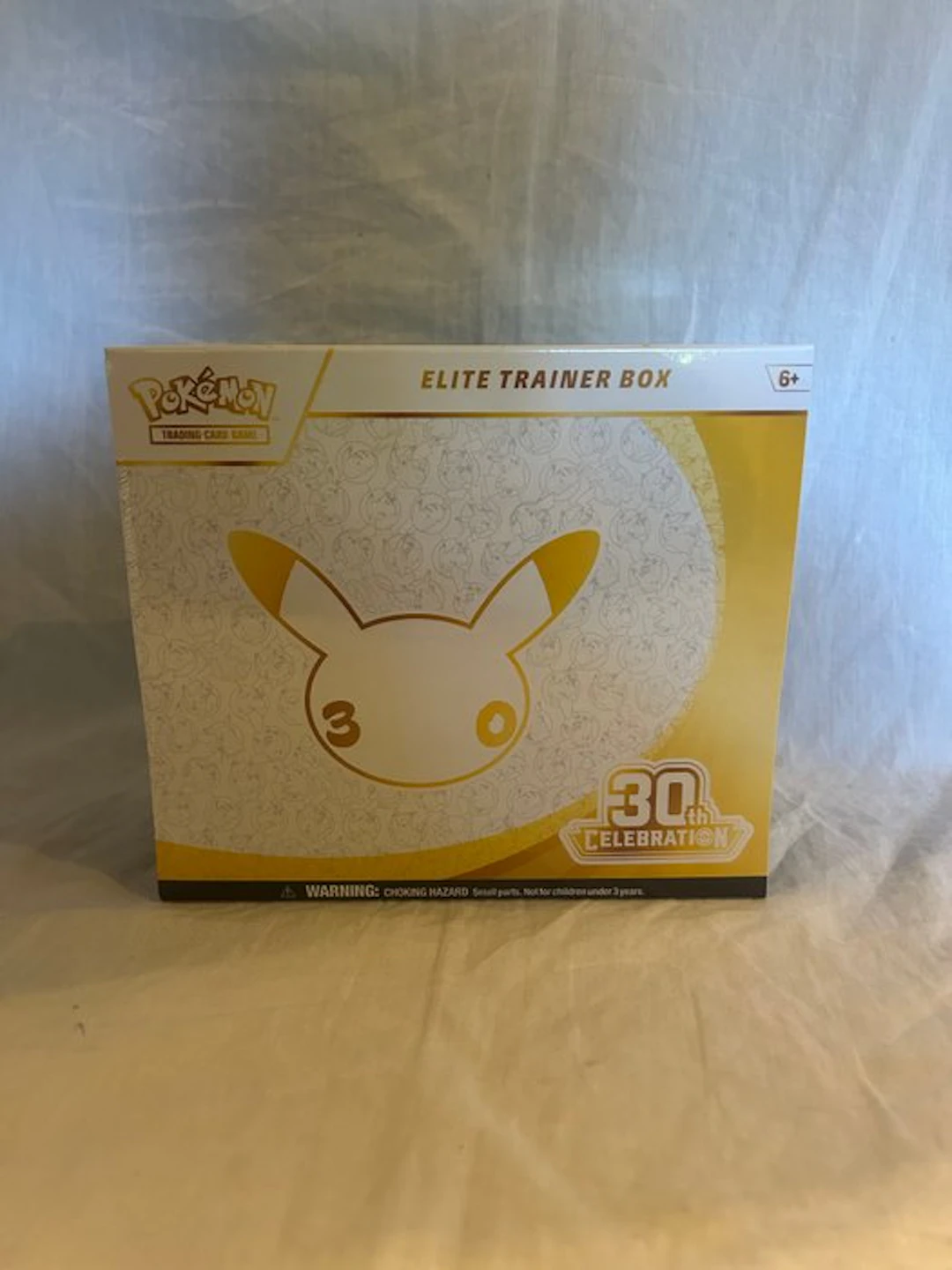 Pokémon Box - Pokemon 30th Celebration ETB
