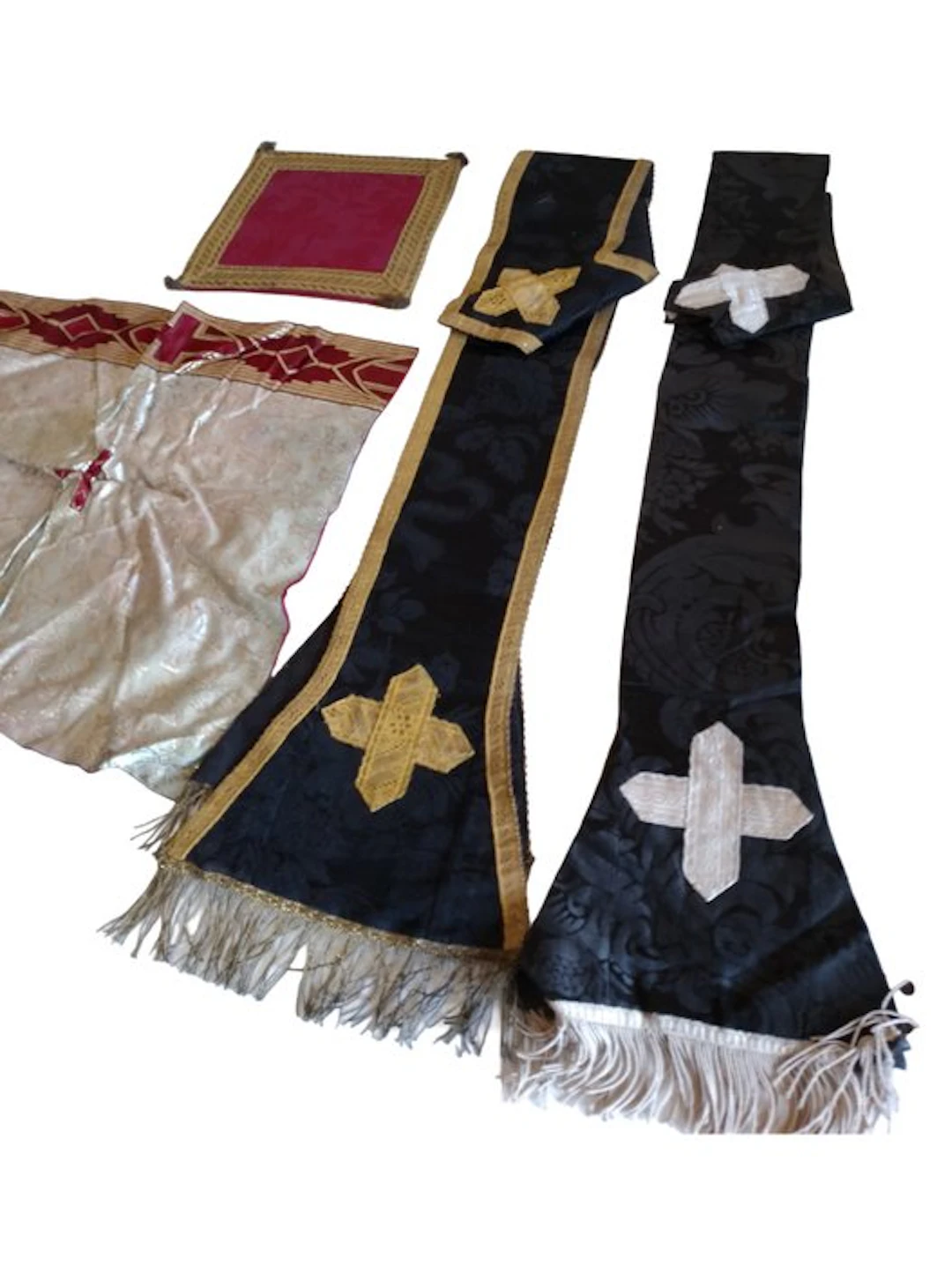 Catholic priestly stoles in silk and embroidered fabrics
