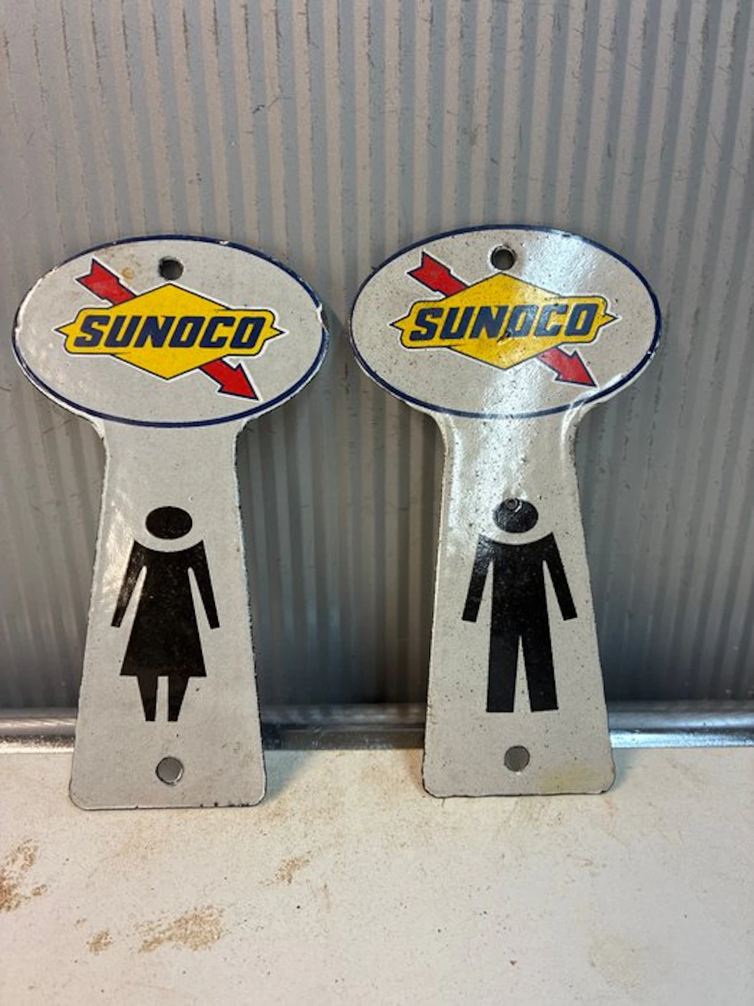 Sunoco – Original set of enameled restroom signs ‘Men’...