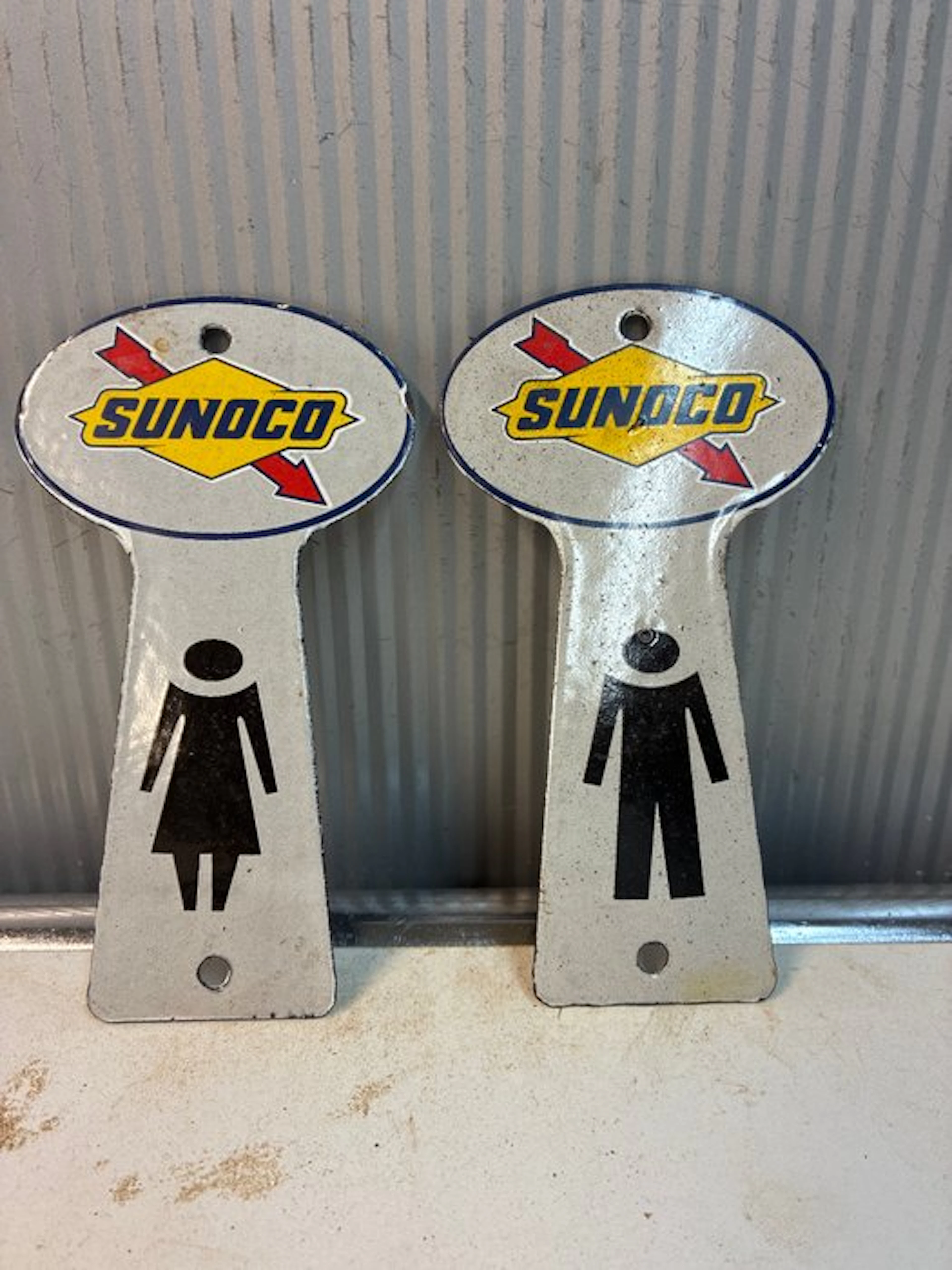 Sunoco – Original set of enameled restroom signs ‘Men’...