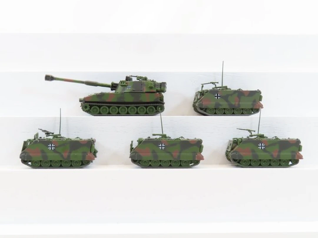 Schuco 1:87 - Model train vehicles (5) - 5 military...