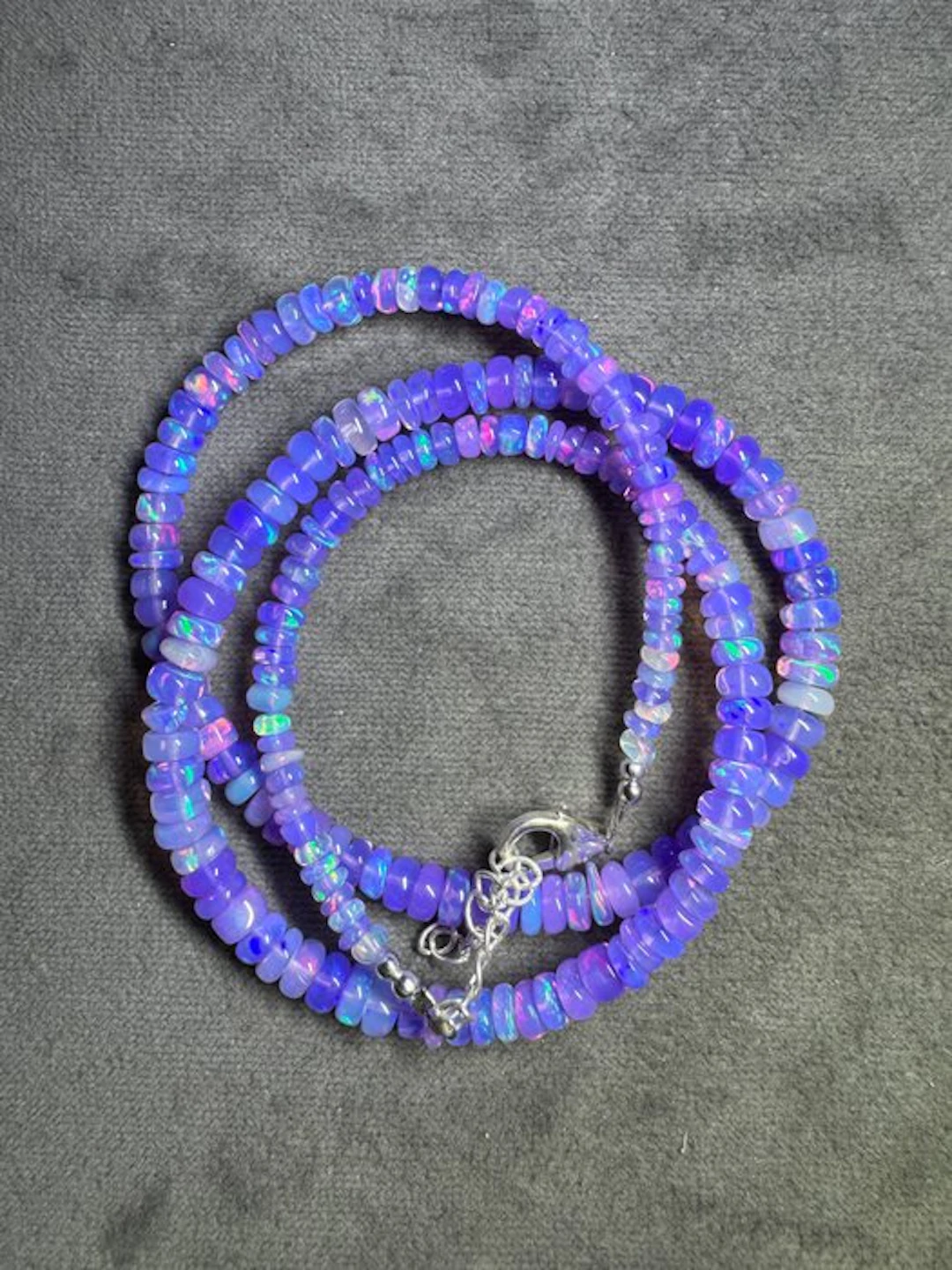 Purple Ethiopian opal necklace in 925 silver. 47.35 carats Jewellery- 9.47 g