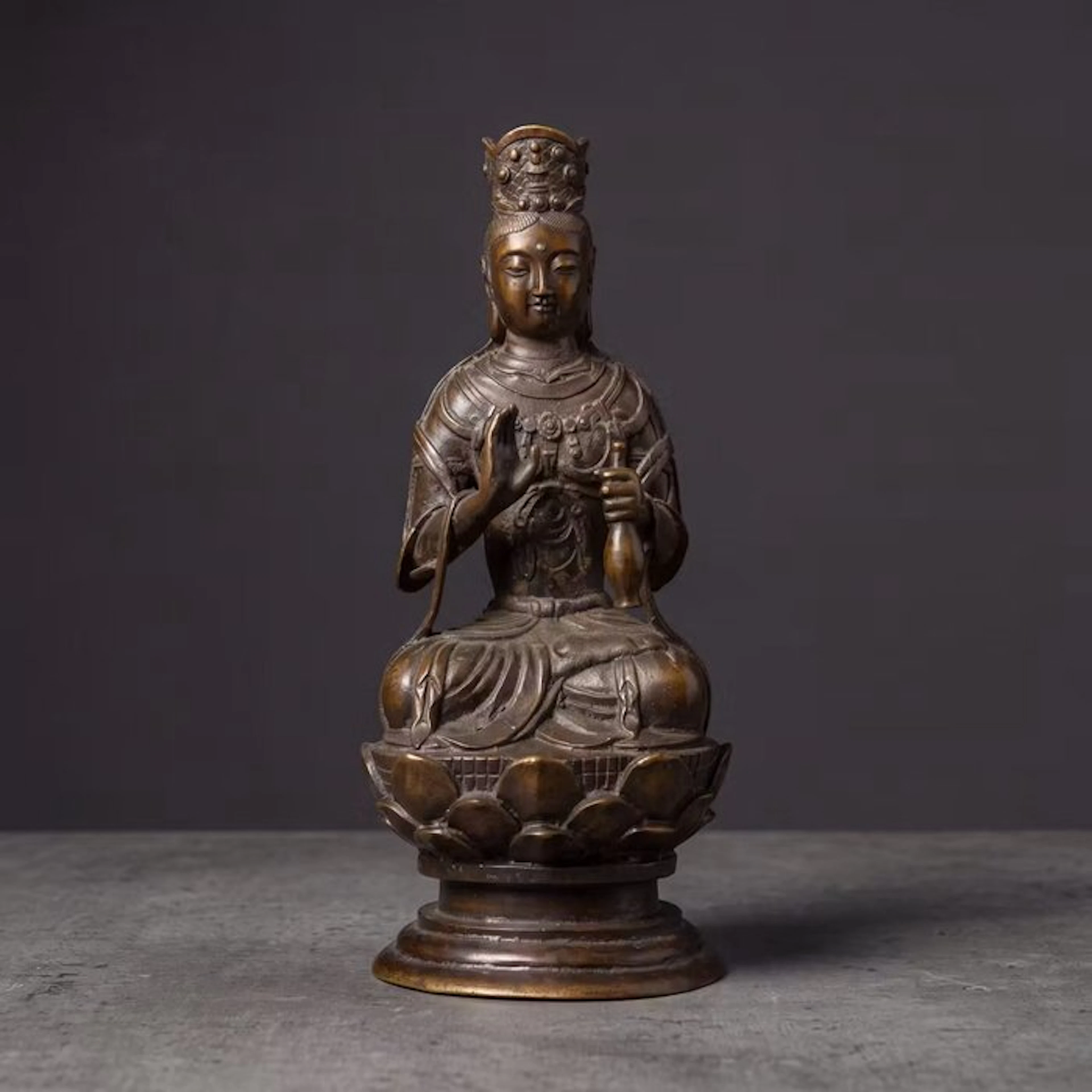 Guanyin (Kwan-Yin) 25 cm - Bronze - Asia