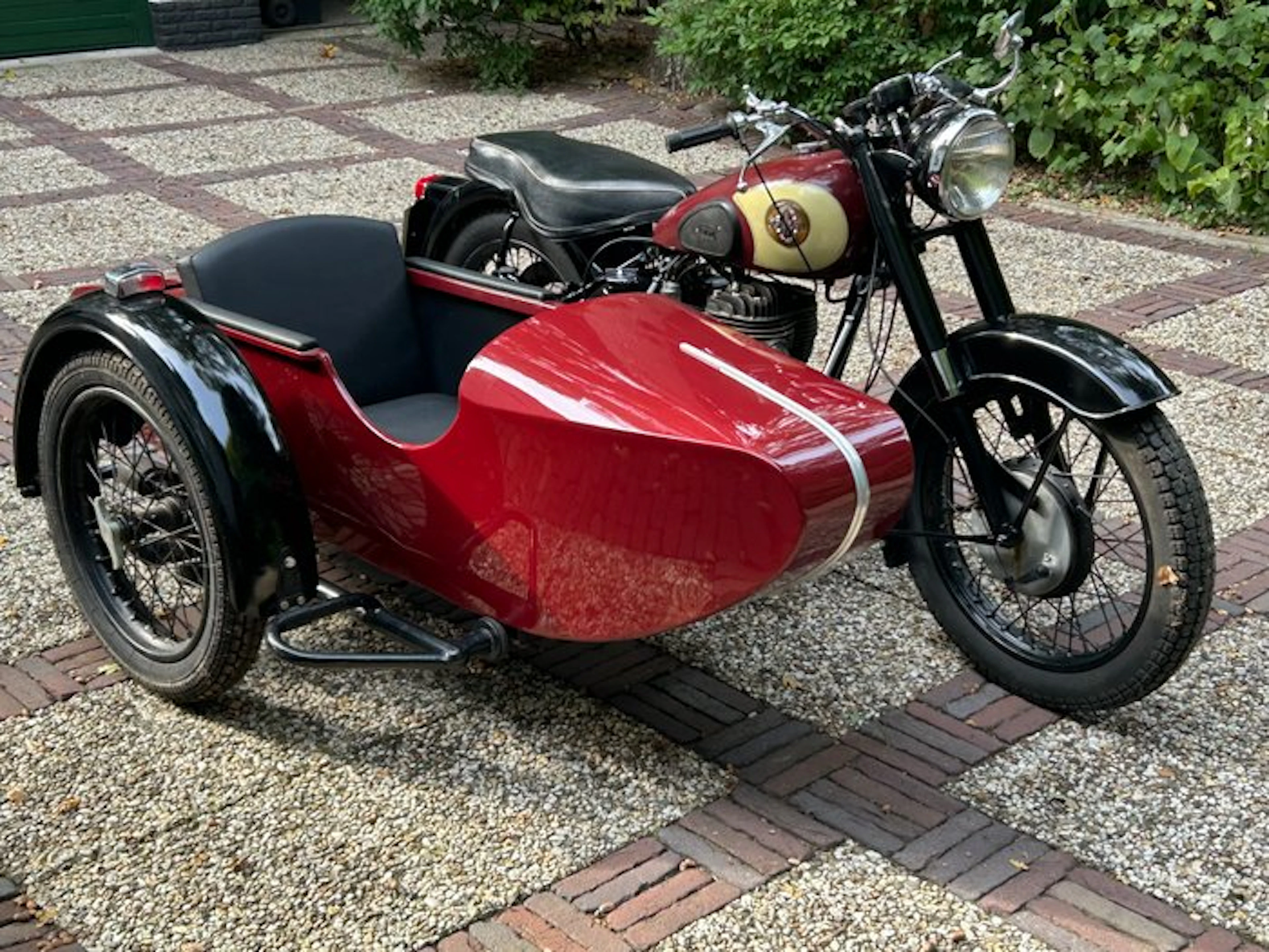 BSA - M21 - Hollandia - Sidecar - 600 cc - 1960
