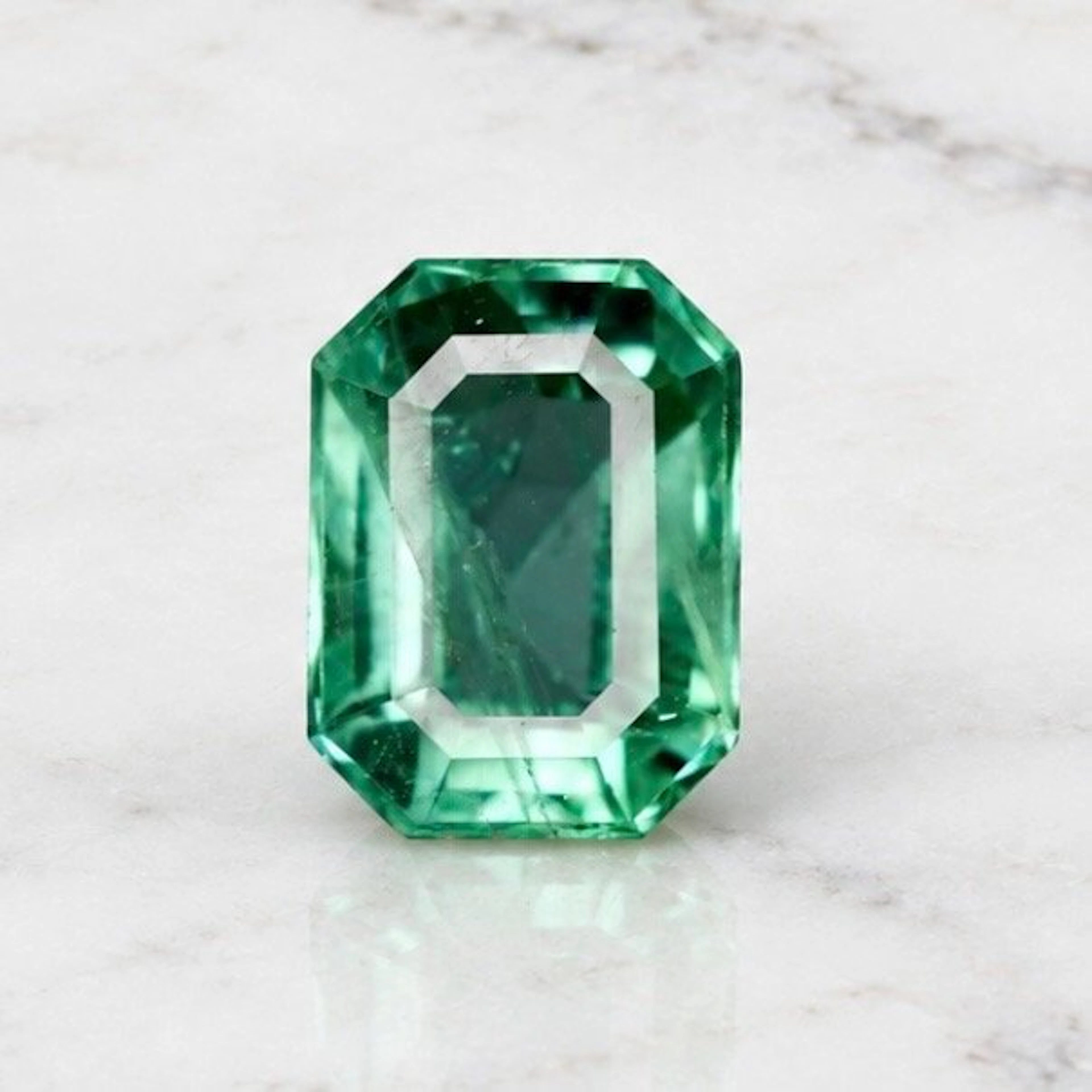 No reserve price Green Emerald - 1.07 ct - International...