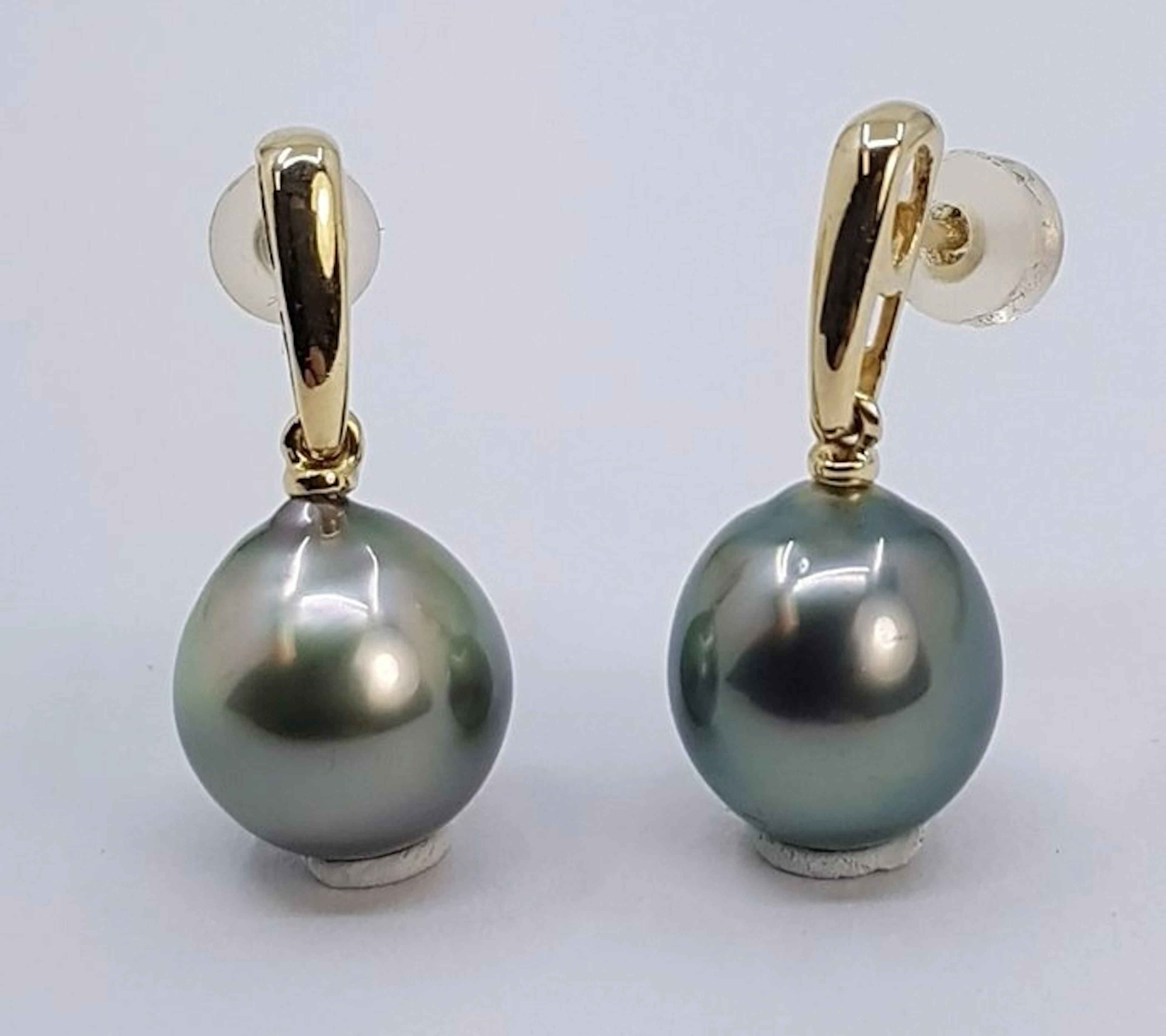 Earrings - 14 kt. Yellow gold - 10x11mm Tahitian Pearls