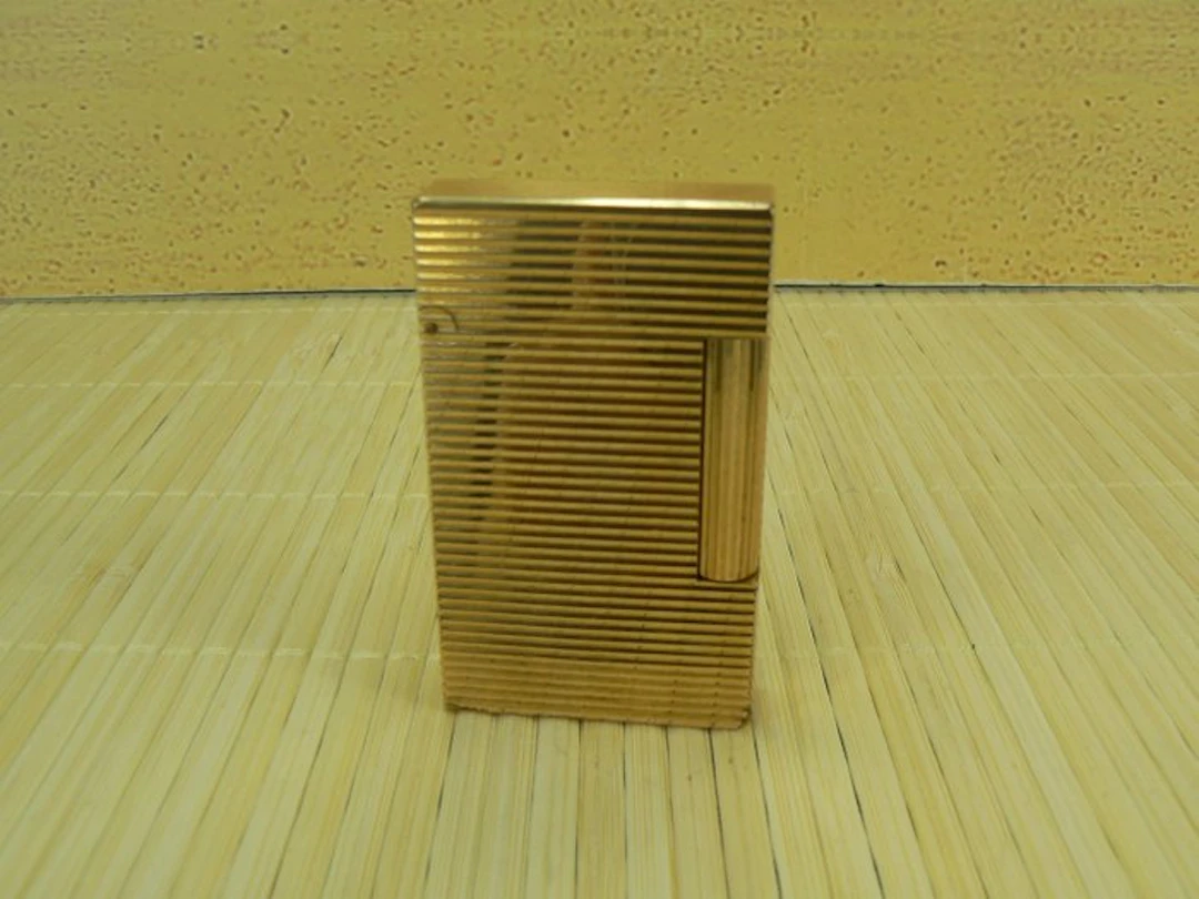 S.T. Dupont - Line 2 - Pocket lighter - Gold-plated