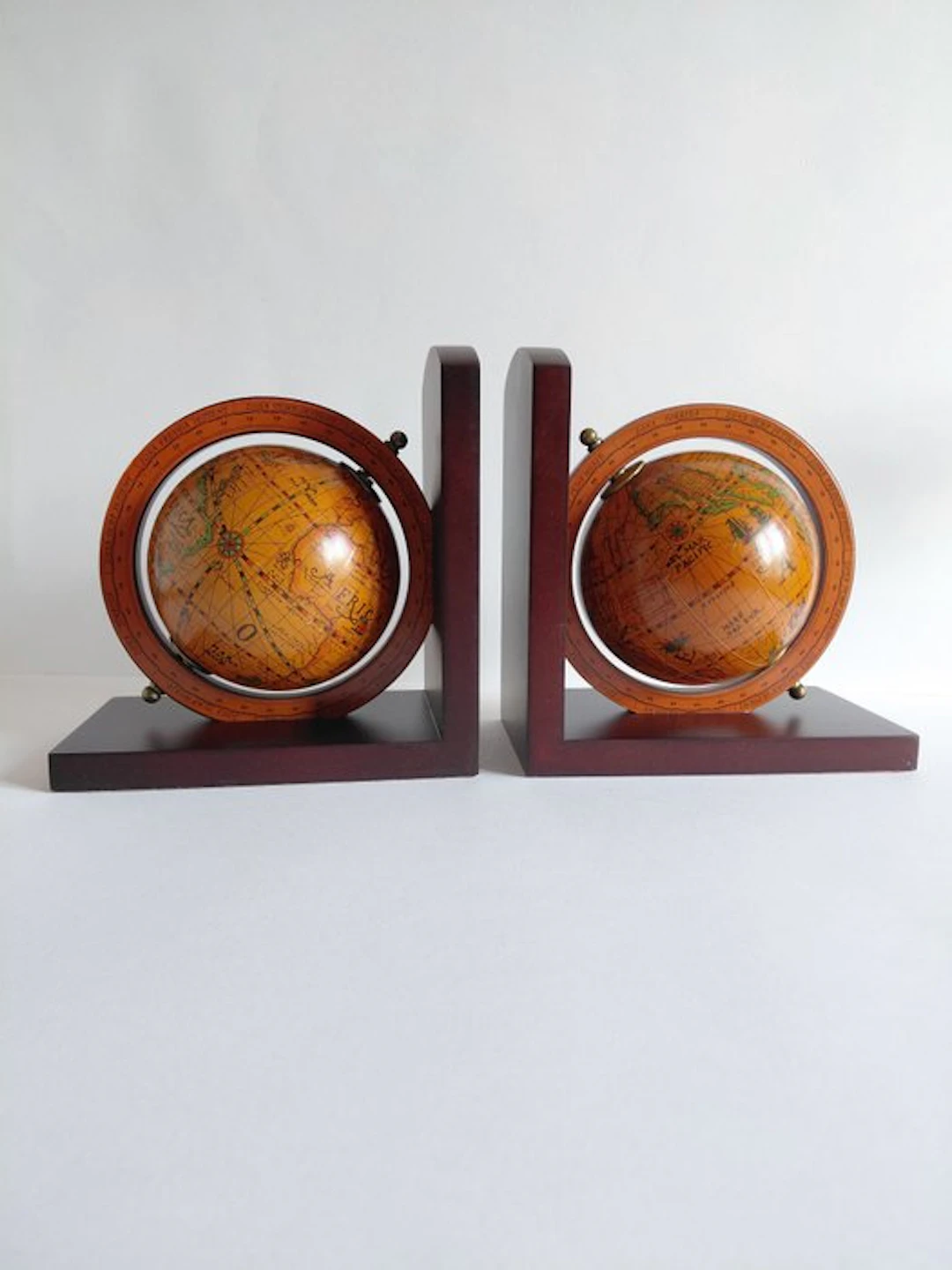 Bookends (2) - Art Deco terrestrial globe book rest - Wood