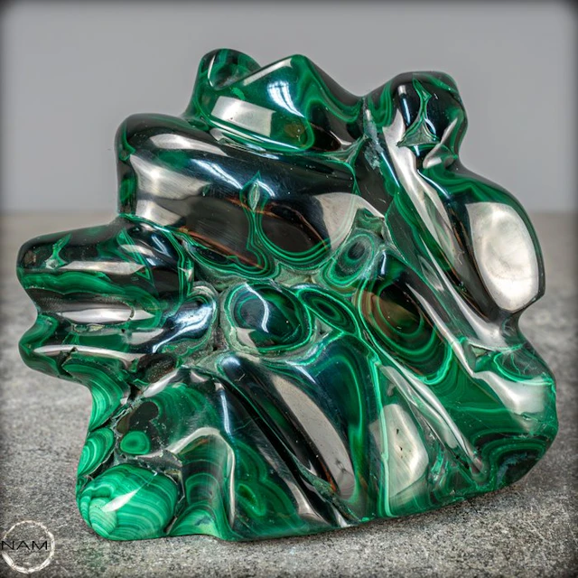 Rare natural flame from Malachite Sculpture- 692.08 g