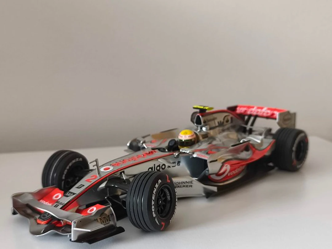 MiniChamps 1:18 - Model car - MP4-22