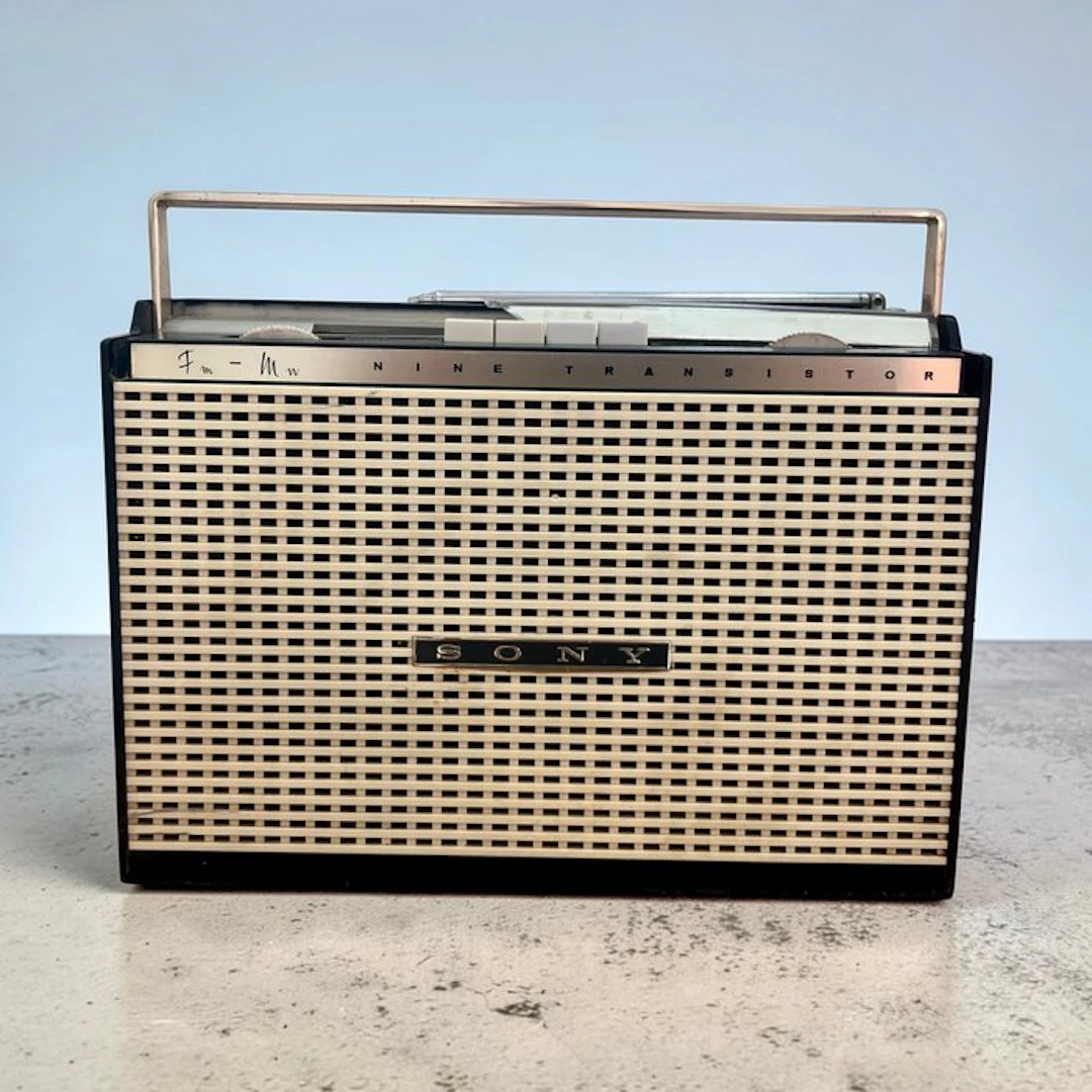 Sony - TFM-95 Portable radio