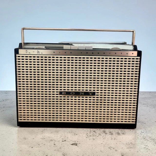 Sony - TFM-95 Portable radio