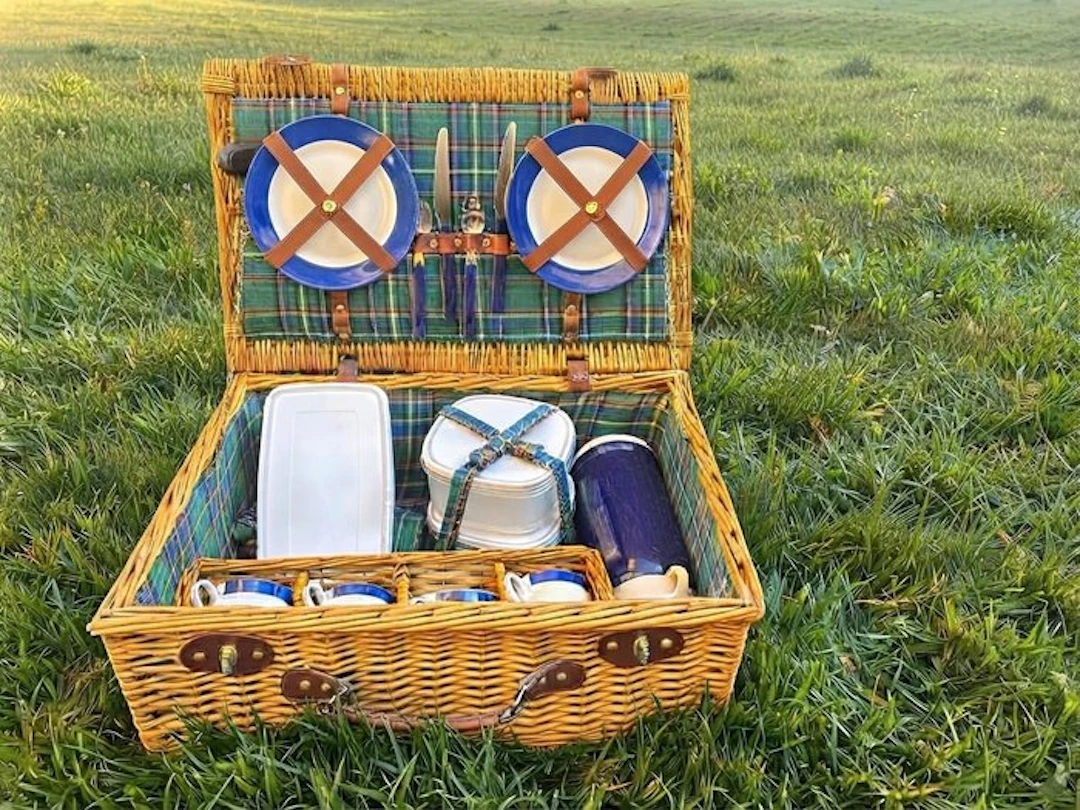Picnic basket (25) - Vimini, Leather, Ceramic - Set 25px for 4 people.