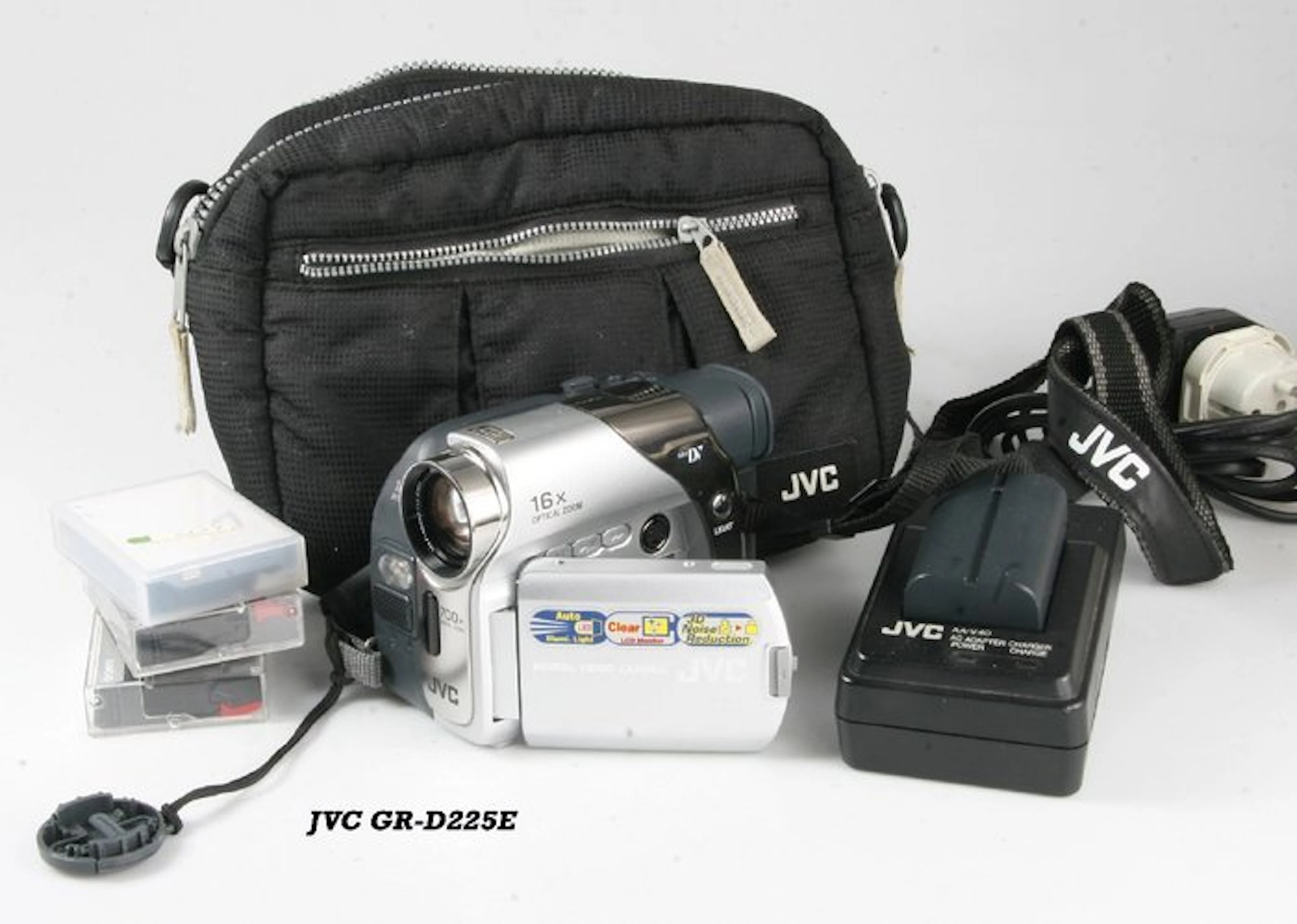 JVC GR-D225E + 3 tapes - Mini DV-DV camera
