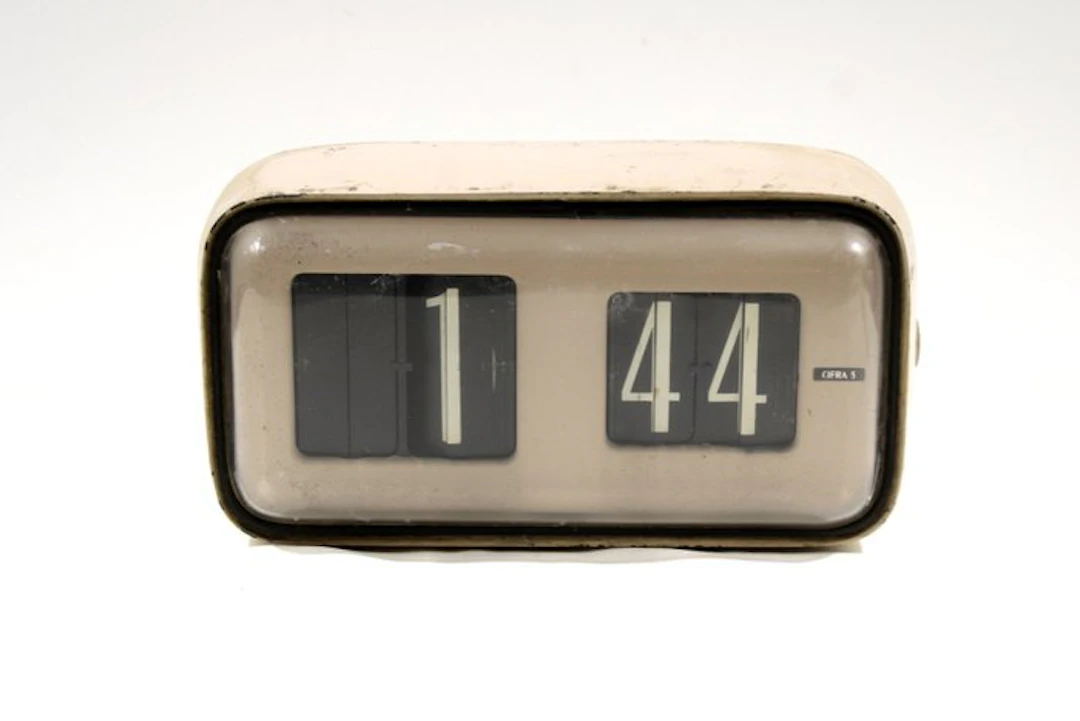 Flip clock