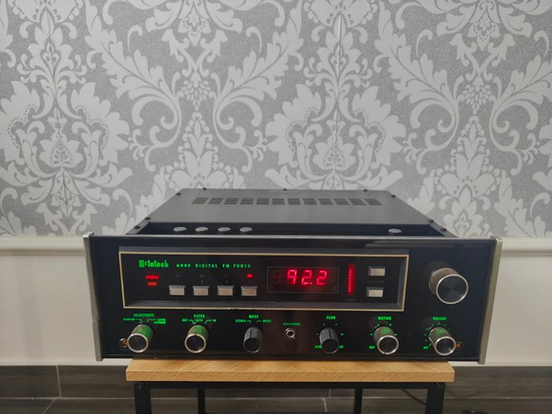 McIntosh - MR 80 Tuner