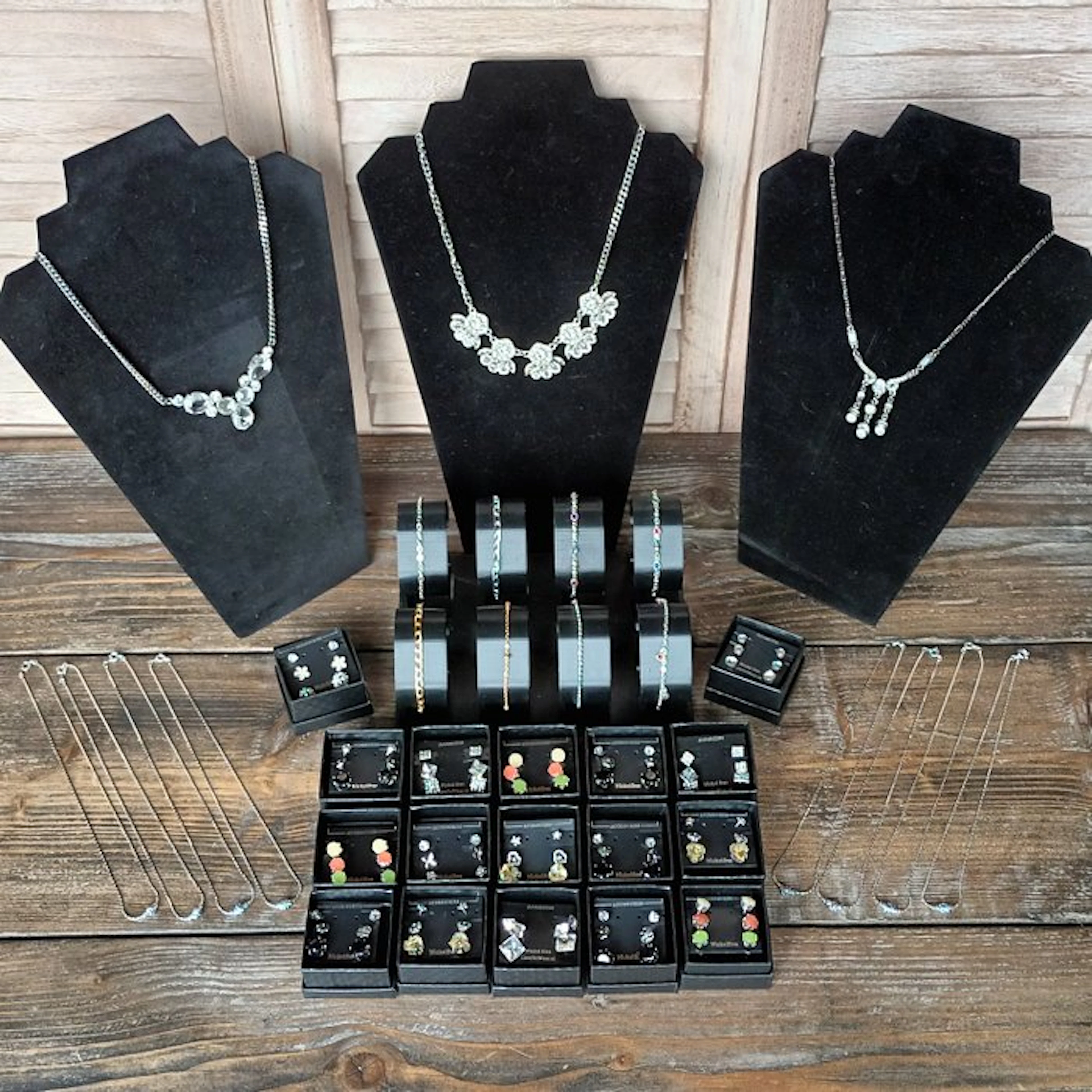 Nickel-free bracelets and necklace - Earrings - 75 pcs incl. display