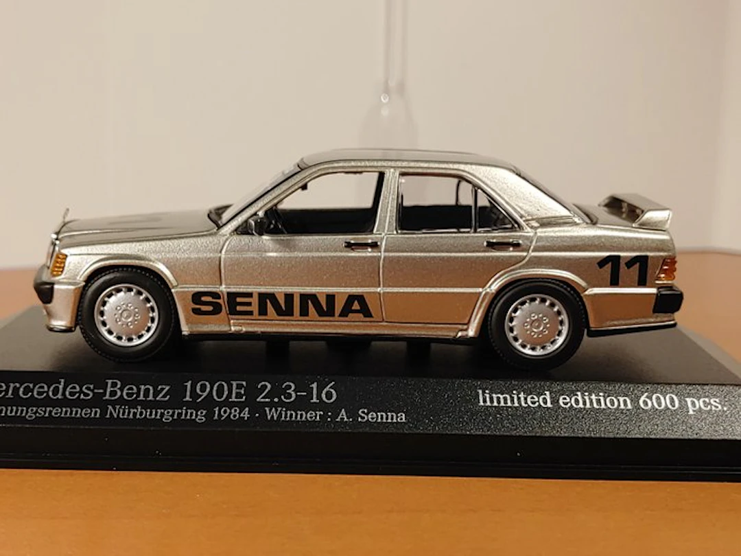 MiniChamps 1:43 - Model sports car - Mercedes-Benz 190E...