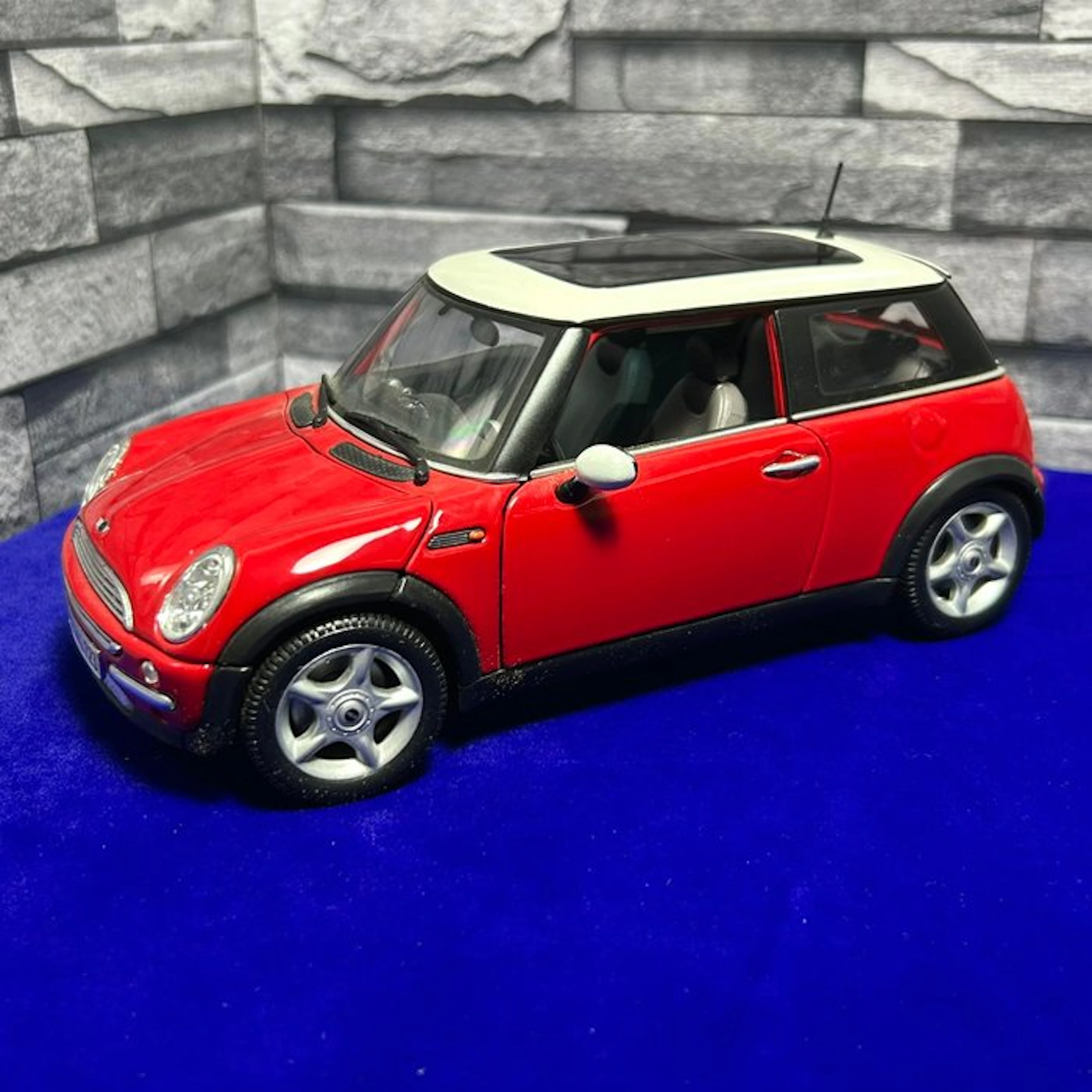 Maisto 1:18 - Model car - Maisto 1:18 "Mini Cooper" (Sun...