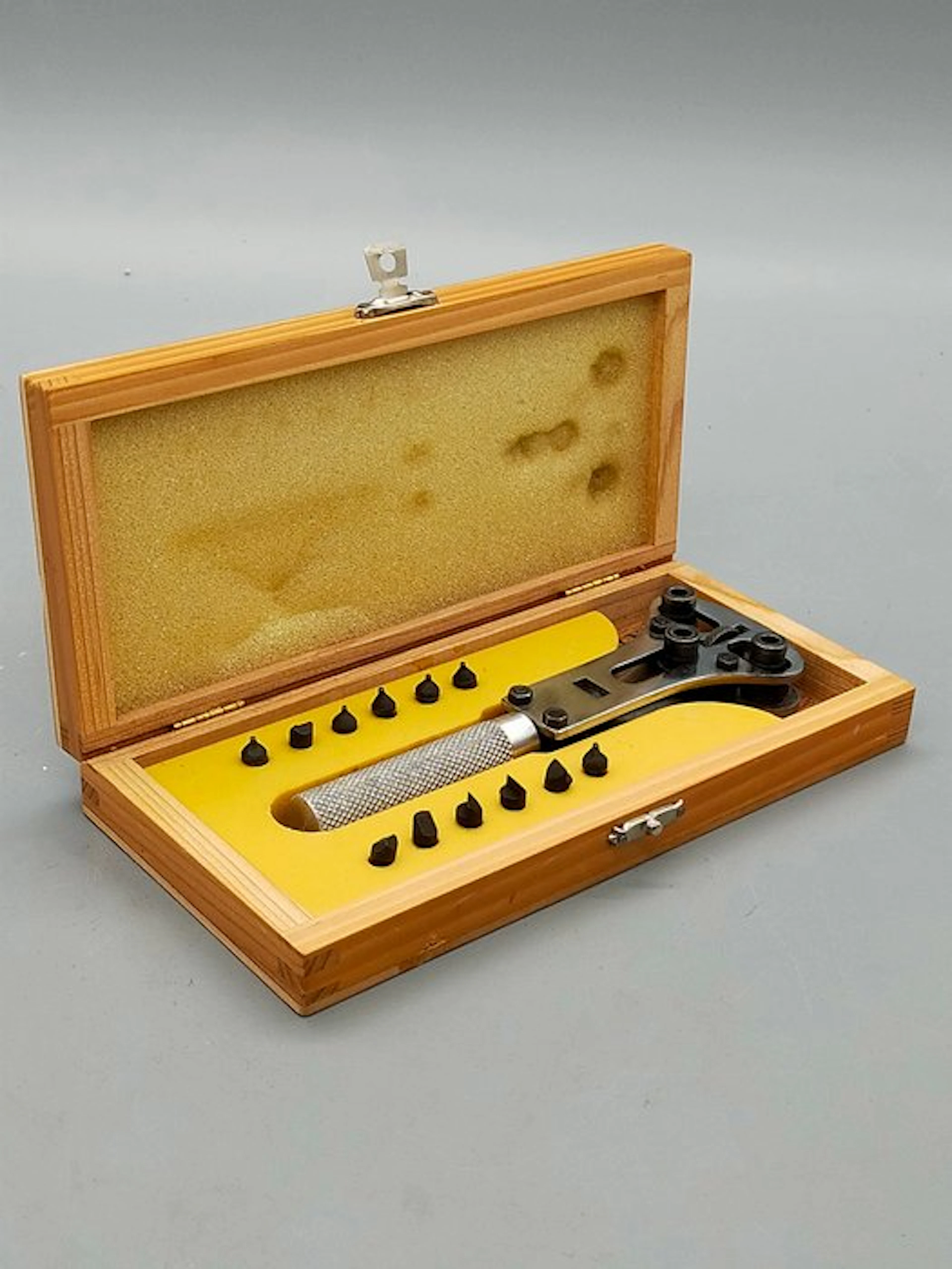 Gehäuseöffner Set im Holzkasten – Werkzeug für Uhren - Clock/watch tools