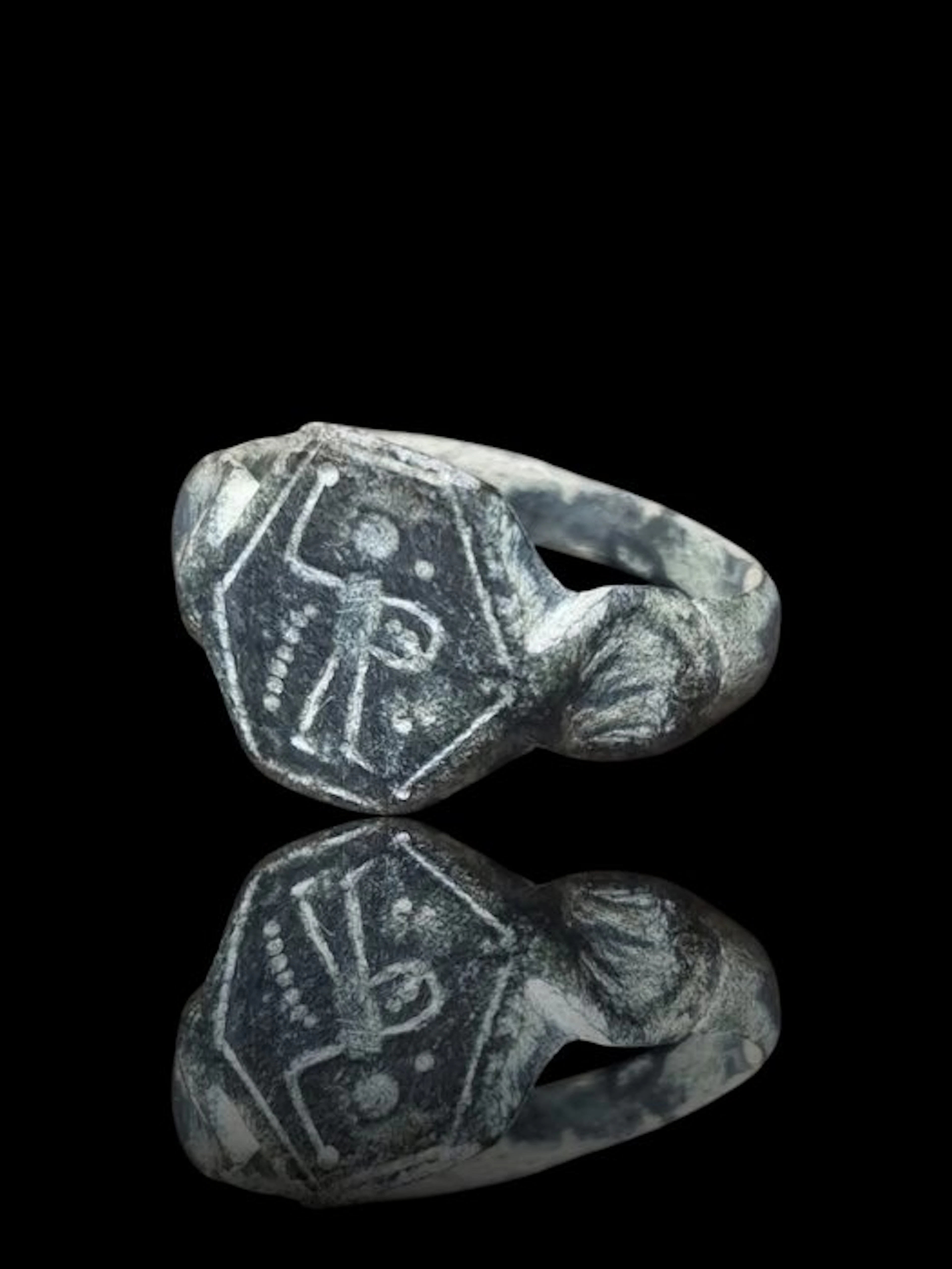 Ancient Roman Stunning & Rare Soldier Seal Ring