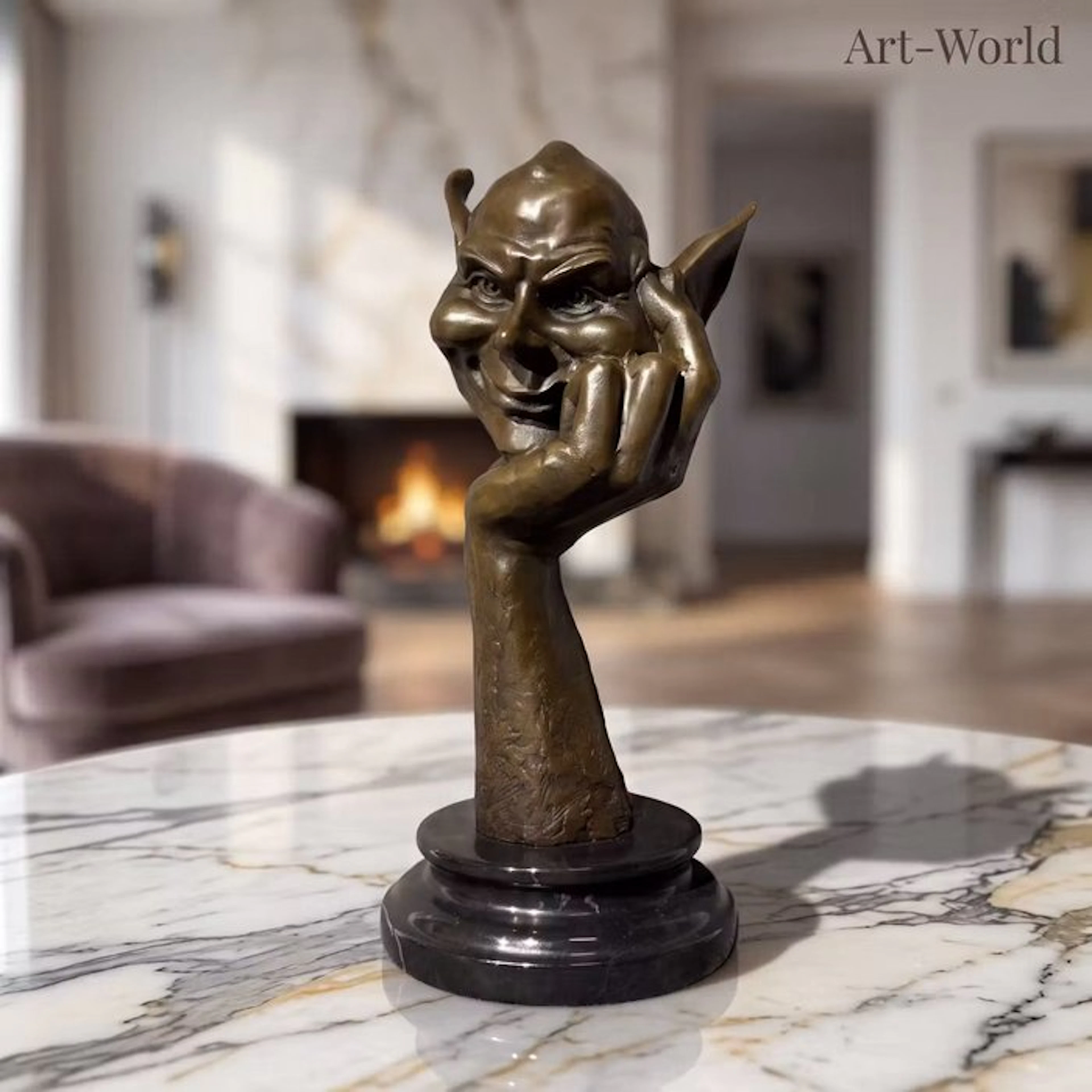 Statue, Bronzen sculptuur van een Goblin rustend op hand - 28 cm - Bronze