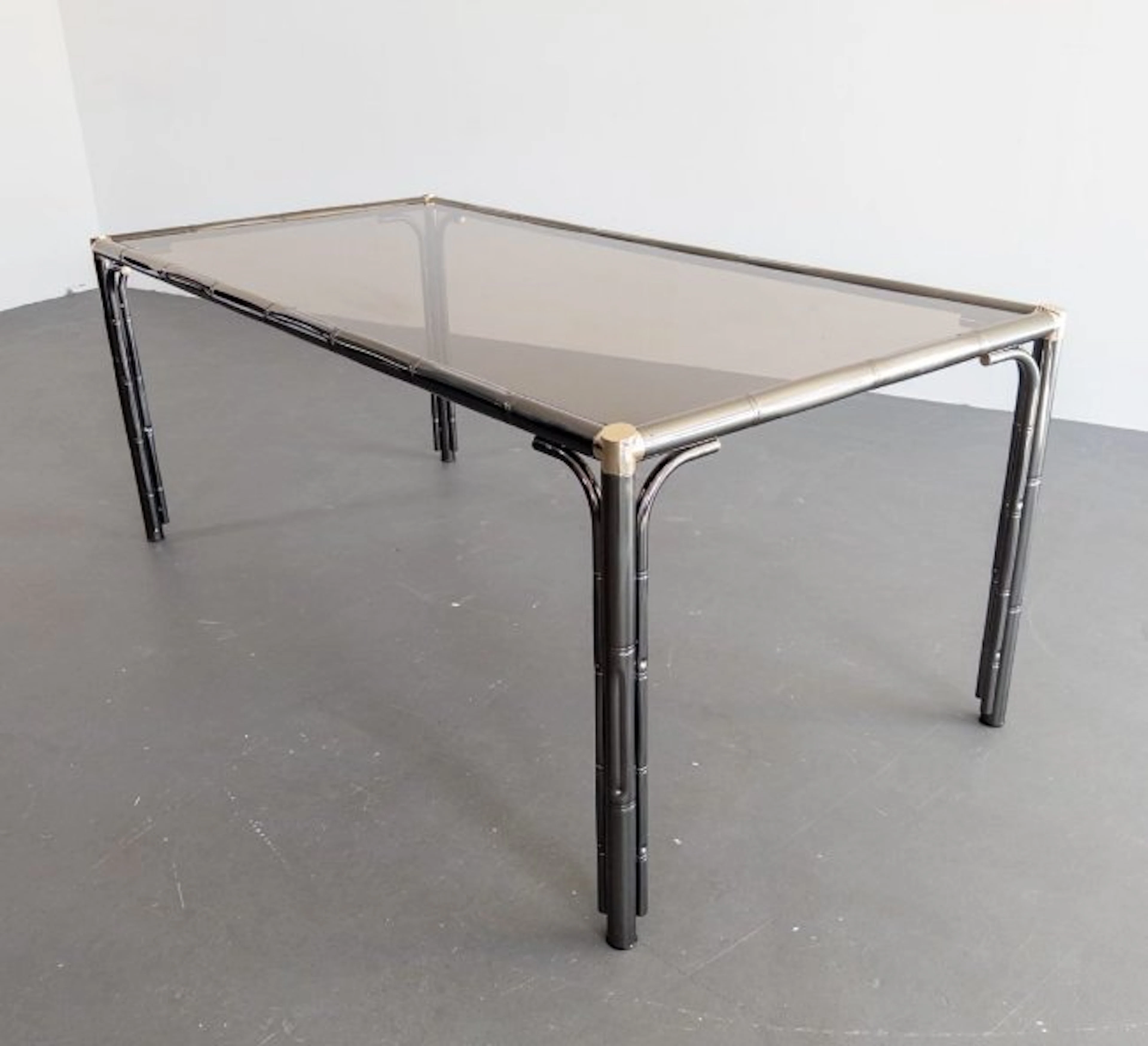Dining table - Metal