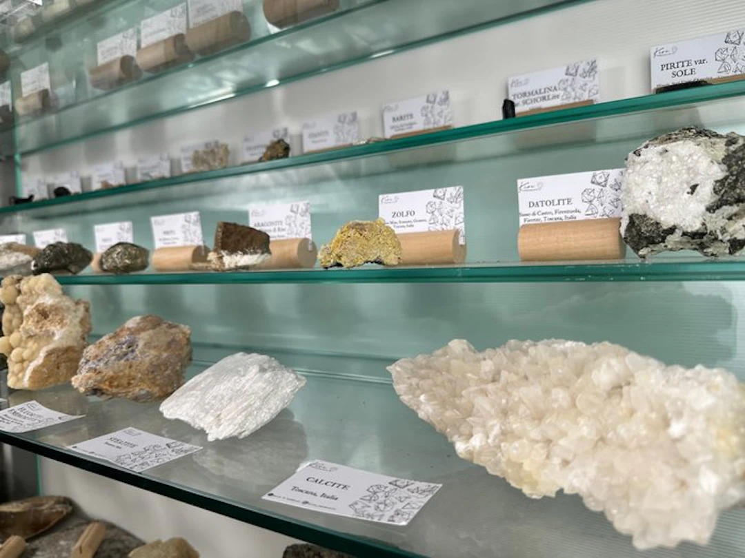 Historic collection from the late 1980s! Mineral Collection- 5000 g - (25)