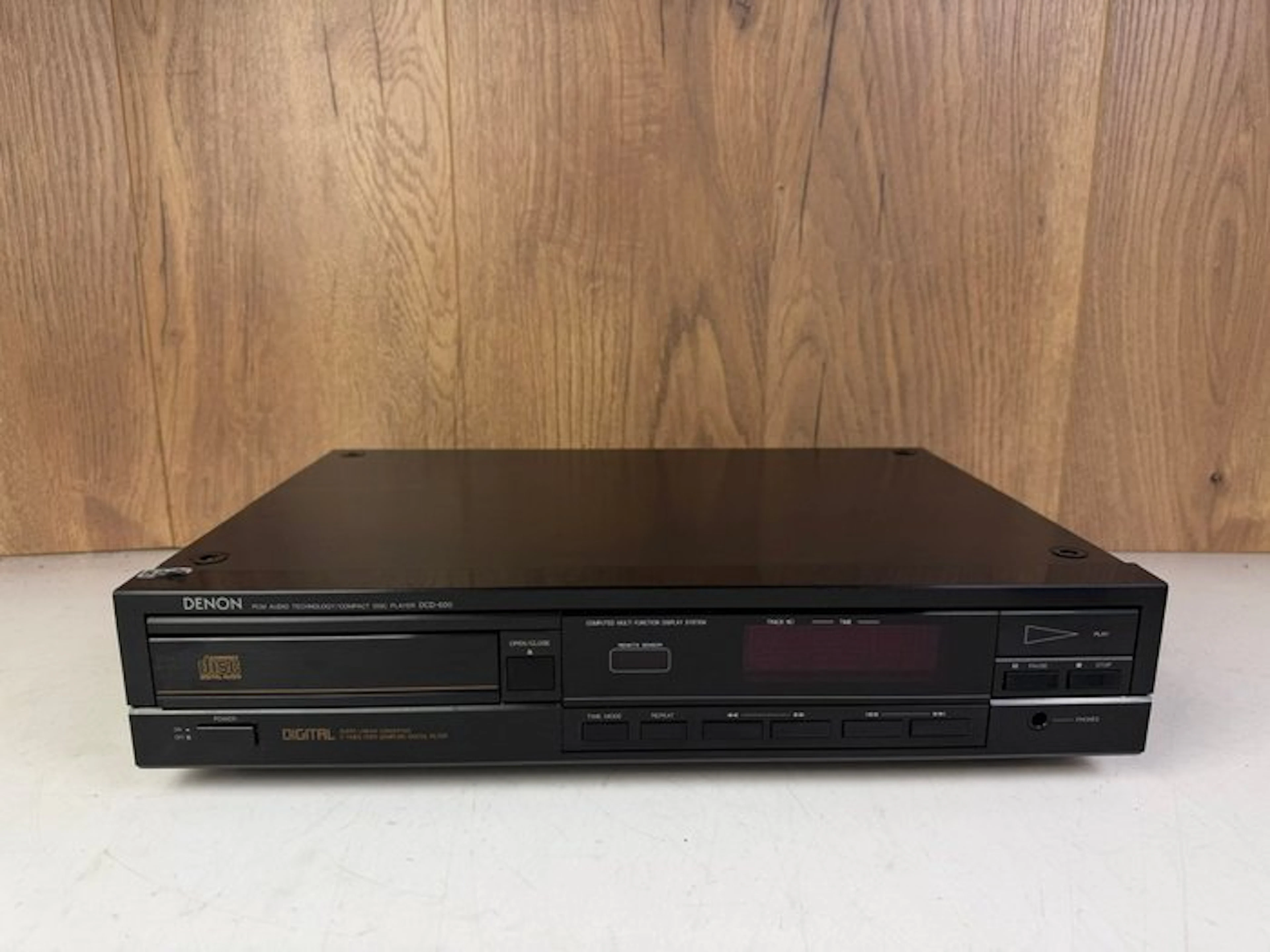 Denon - DCD-600 CD player