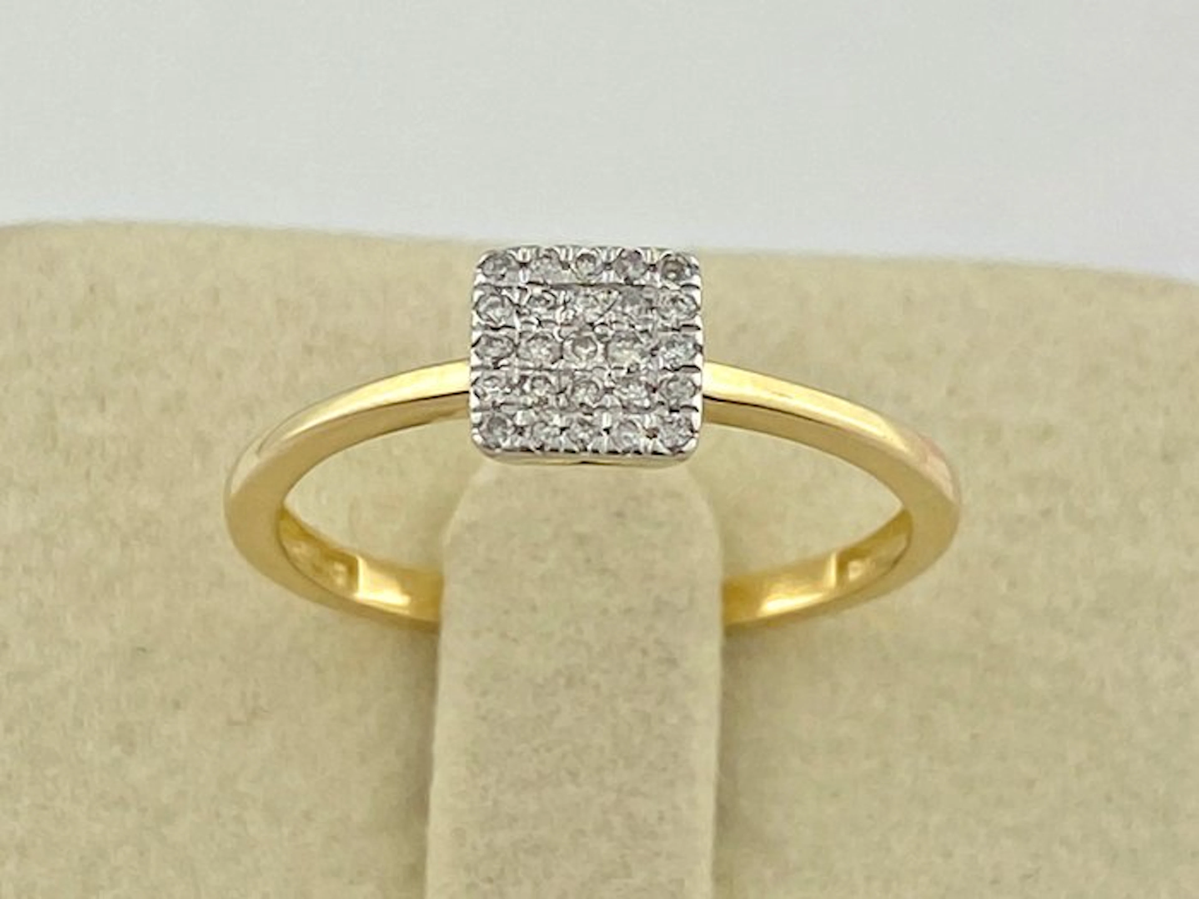 Ring - 14 kt. Yellow gold - 0.11ct. tw. Diamond (Natural)