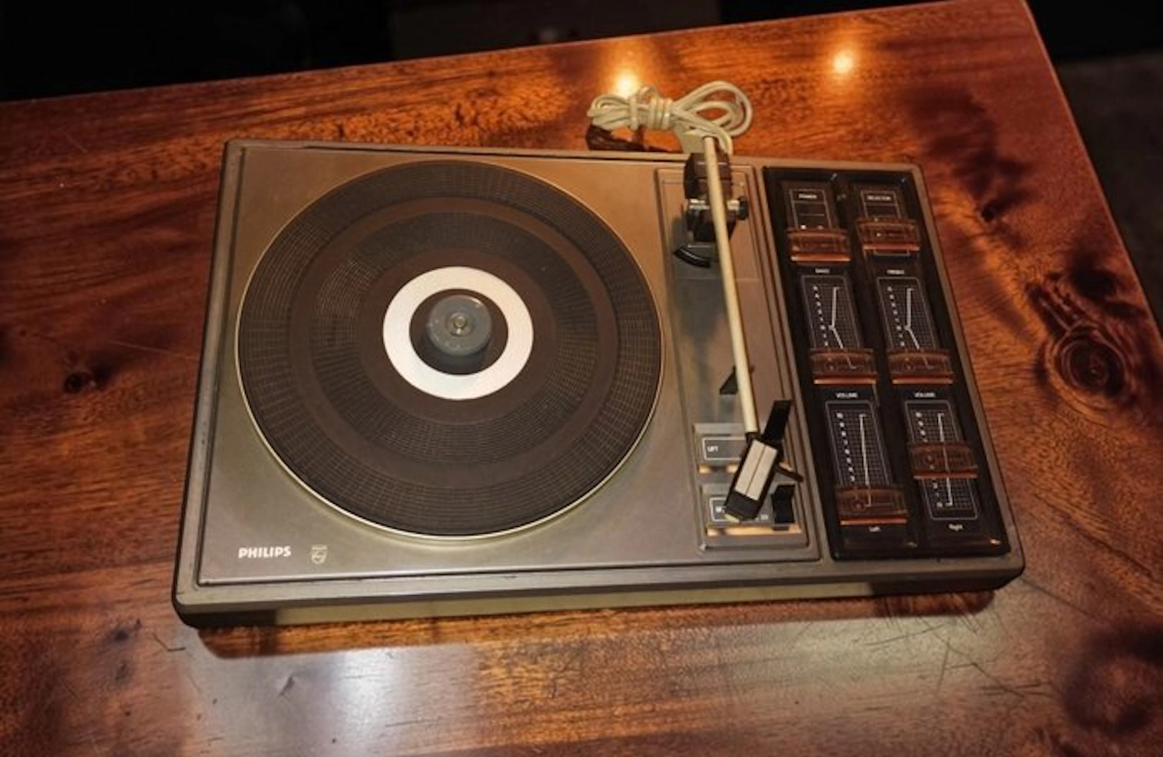 Philips - 461 Semi-Automatic Belt-Drive Turntable