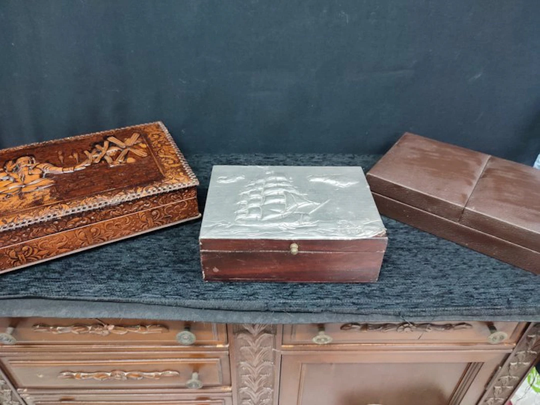 Themed collection - Collection of wooden boxes with lids...