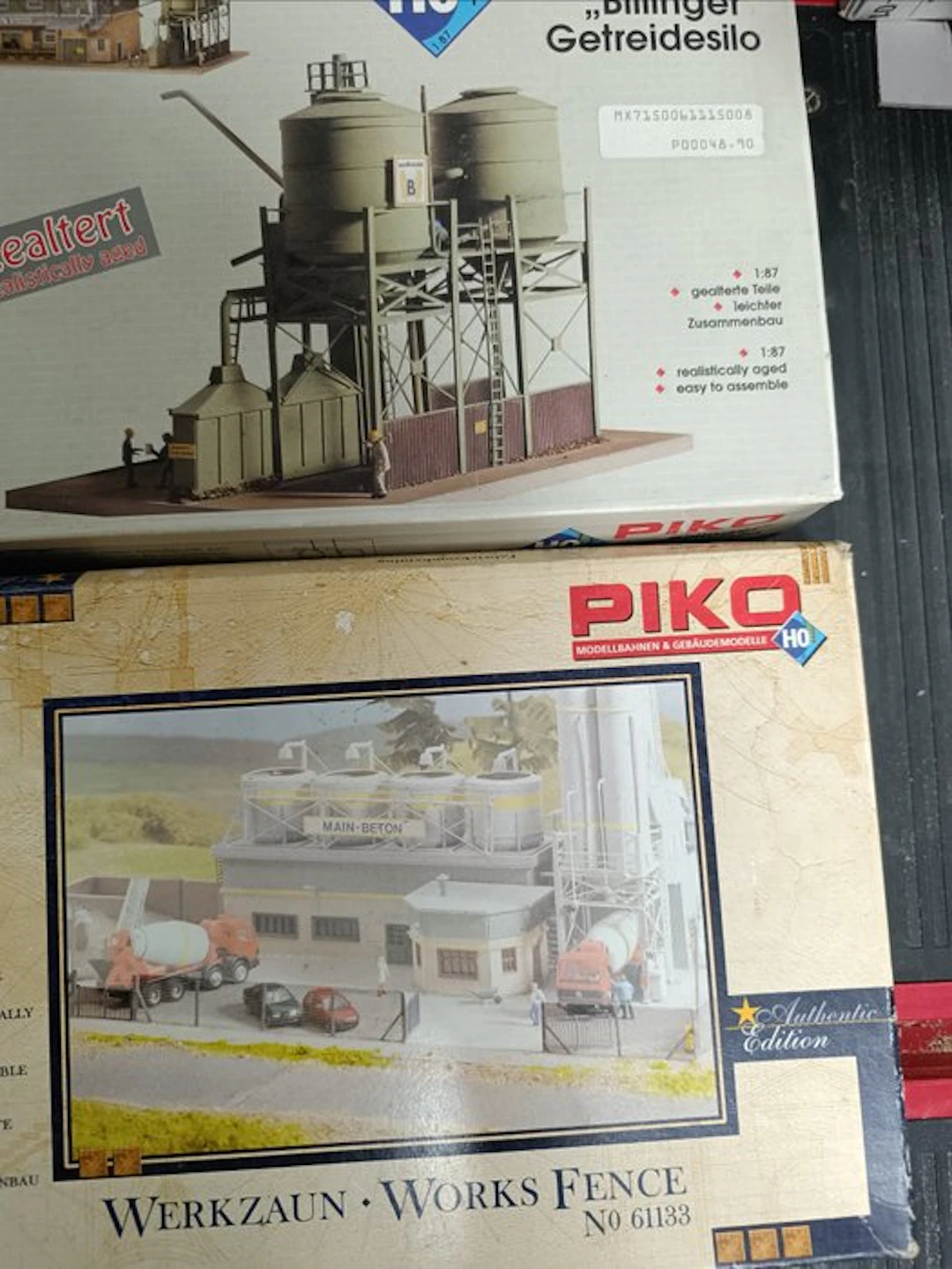 Piko H0 - 61115 ; 61133 - Model train buildings (2)