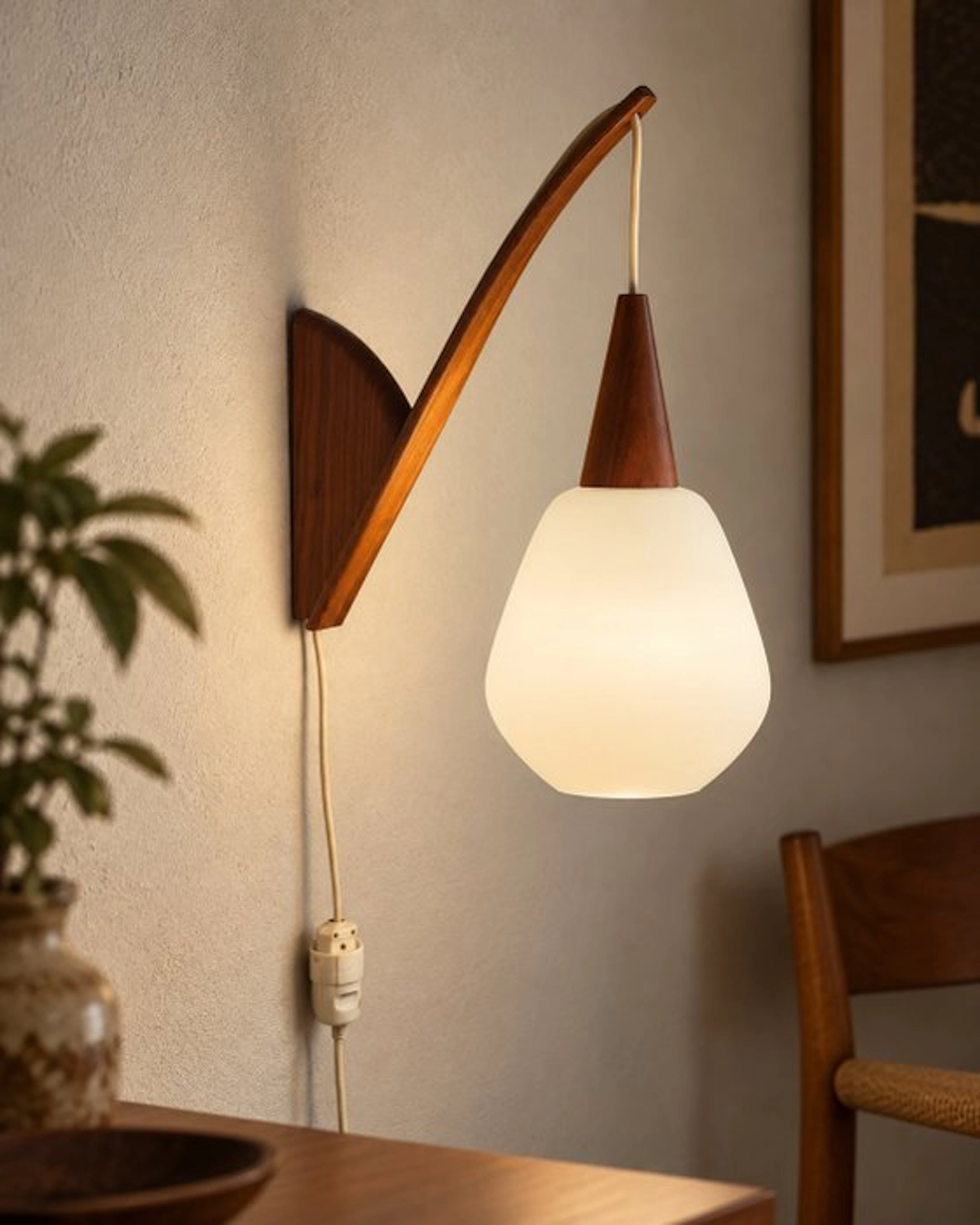 Mid-Century wandlamp – teak/hout & opaalglas –...