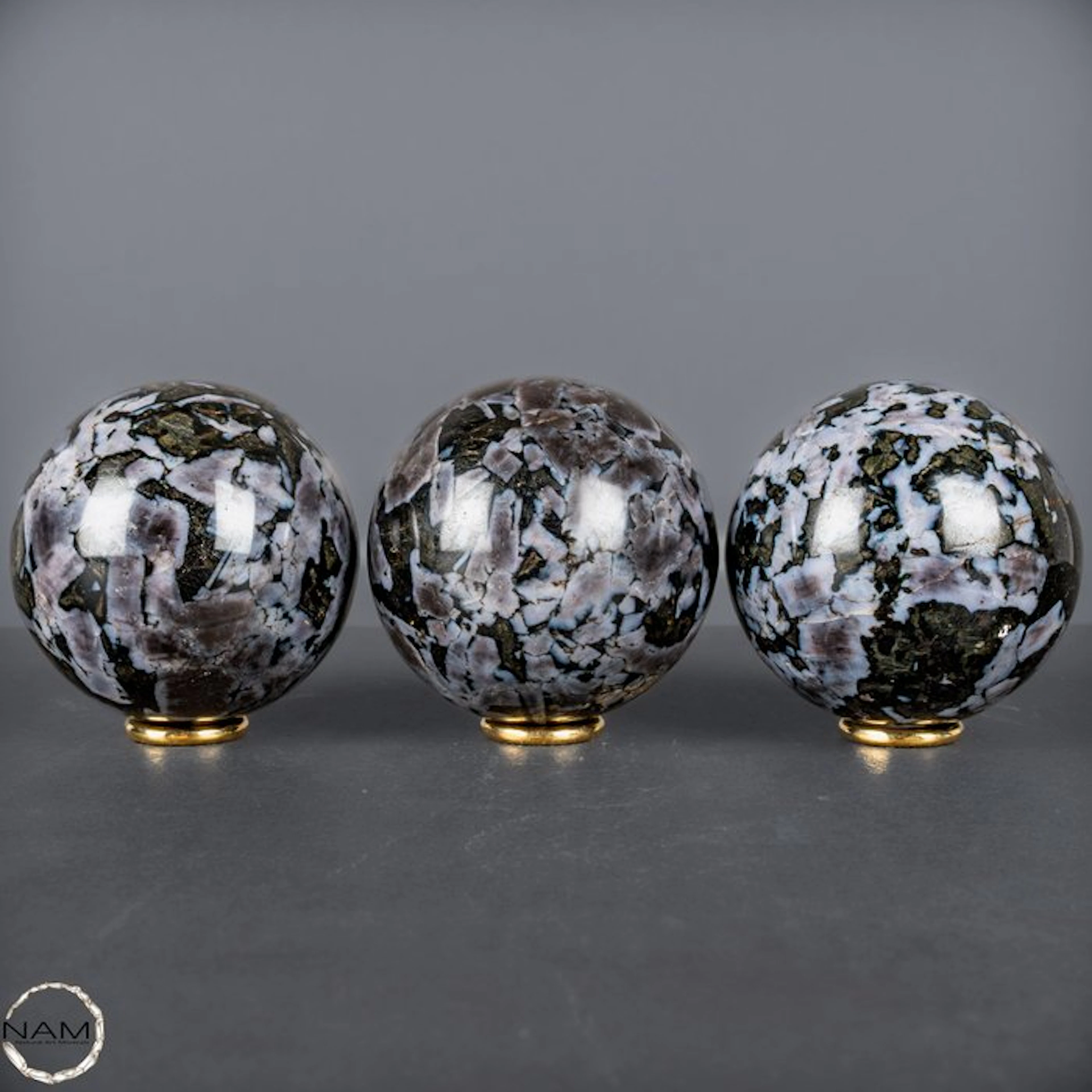 Exclusive Merlinit sphere set – Three fascinating natural...
