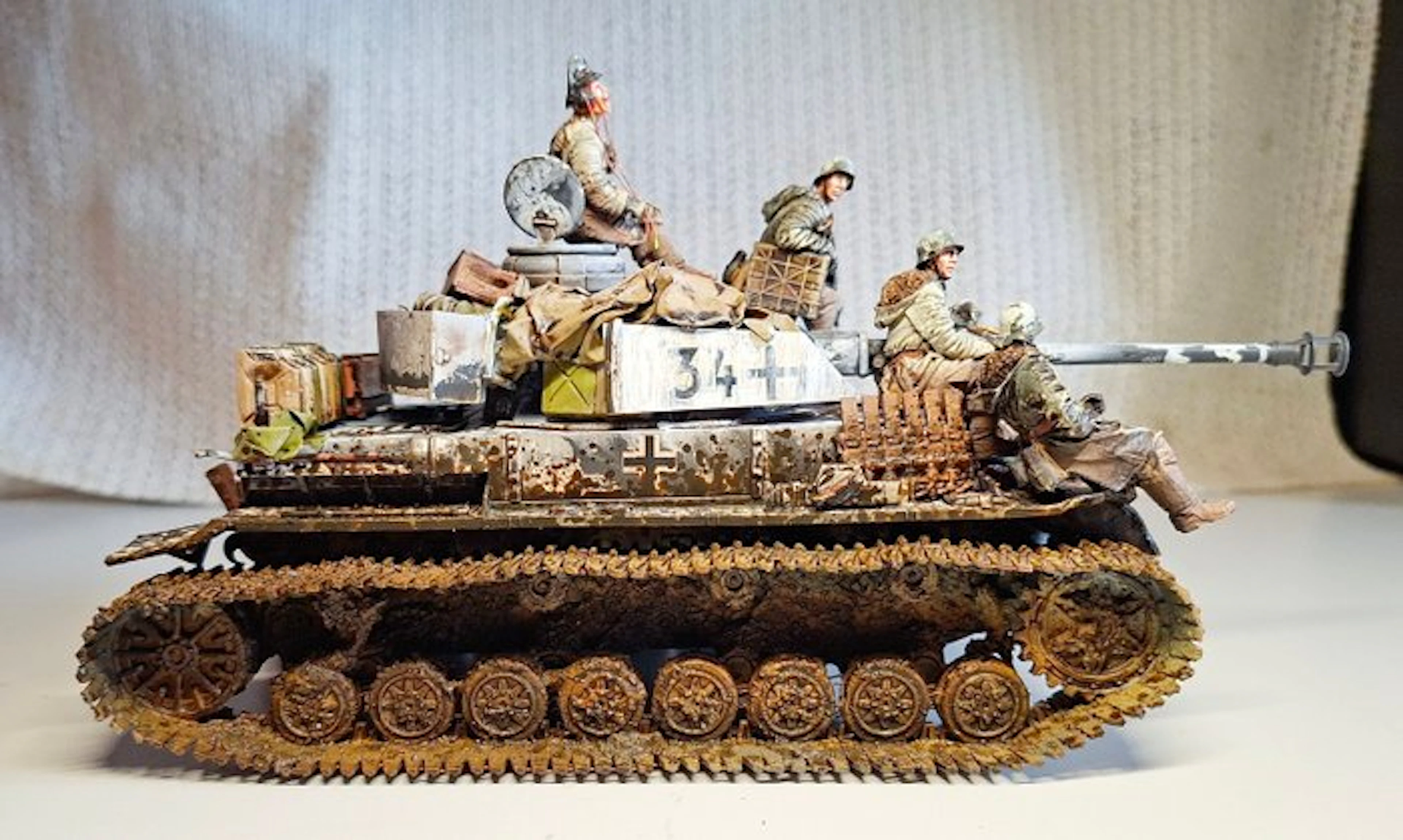 Modellbau 1:35 - Model car - Militärfahrzeug - From collection liquidation