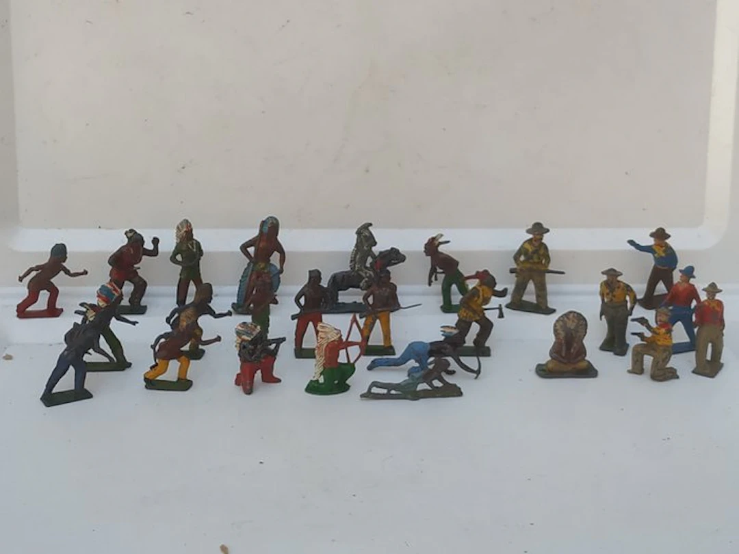 William Britains - Toy figure Britains USA INDIANS & COWBOYS - 1940-1950 - U.K.