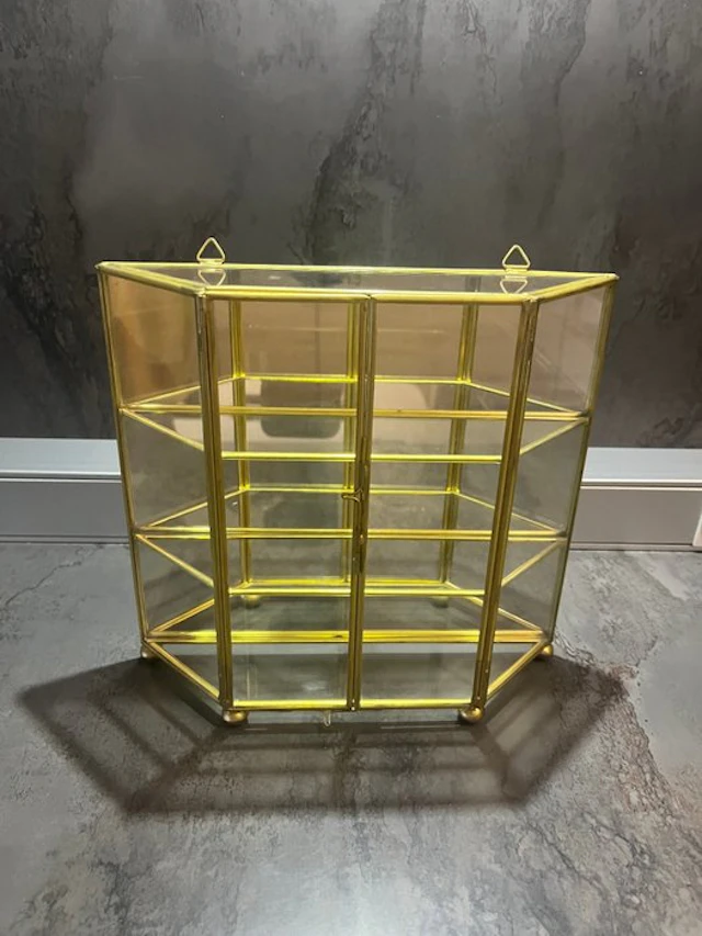Display cabinet - Glass, brass and mirror