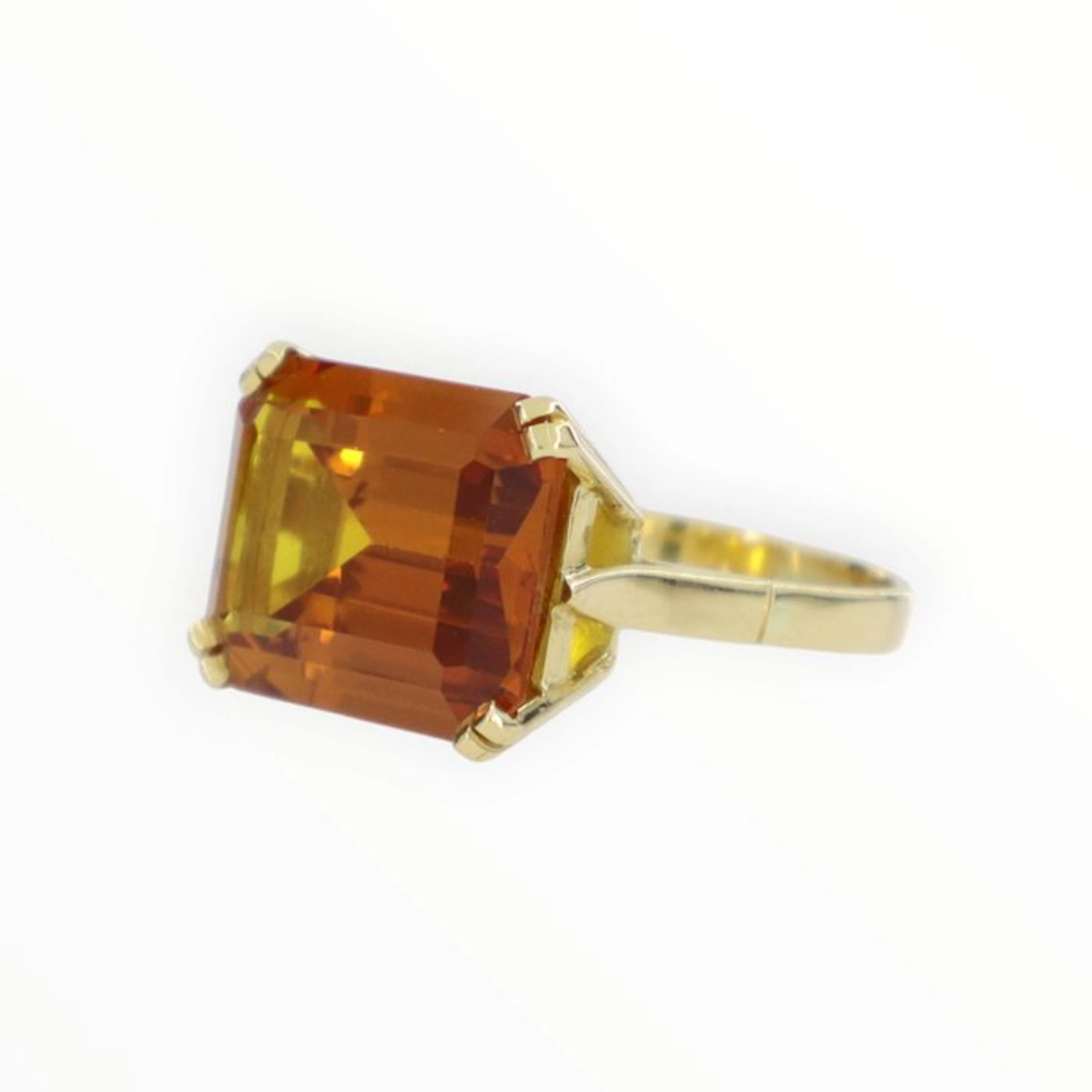 Ring - 18 kt. Yellow gold - 8.00ct. tw. Topaz