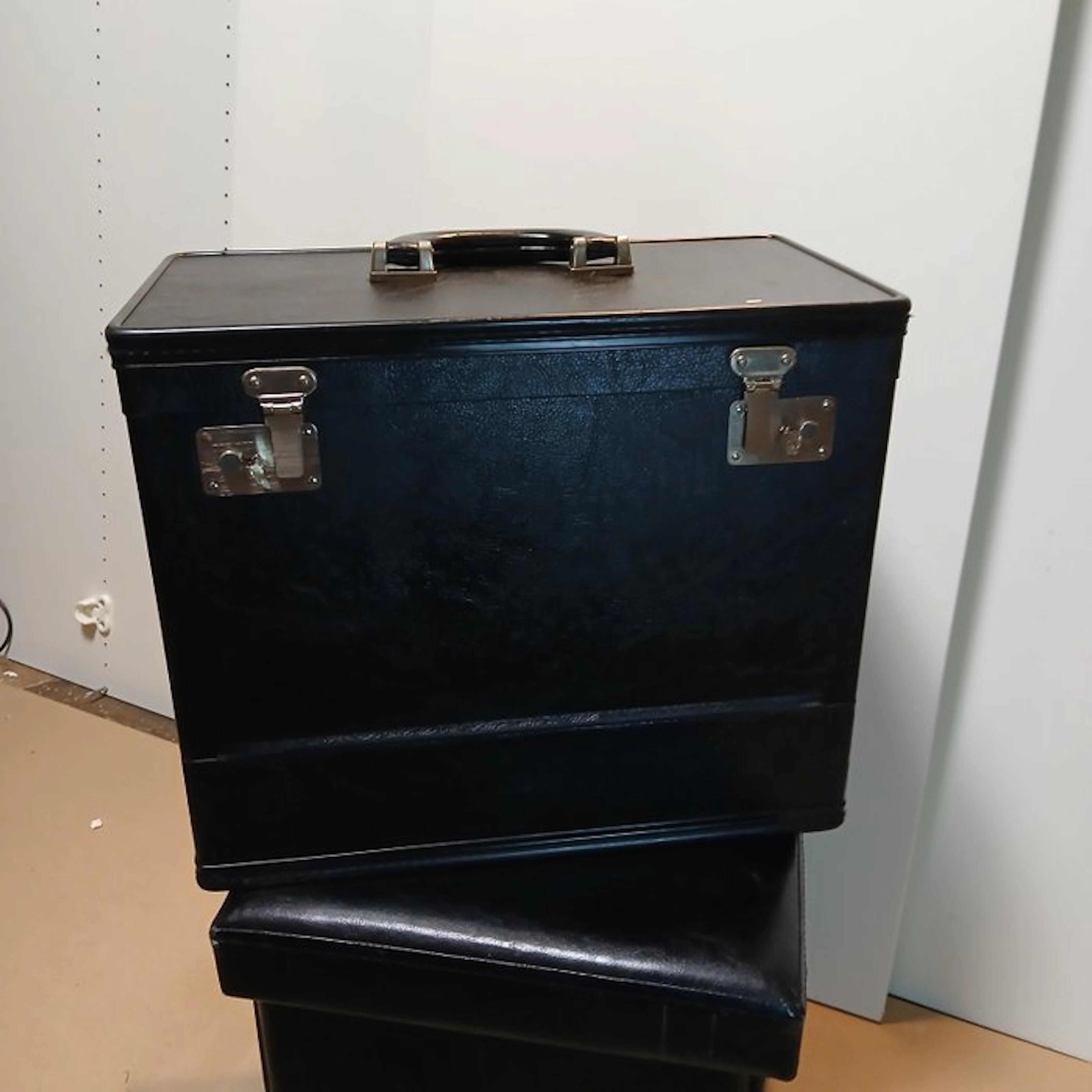Erwin Merkle - Erwin Merkle - Storage trunk - Vertreterkoffer - Faux leather