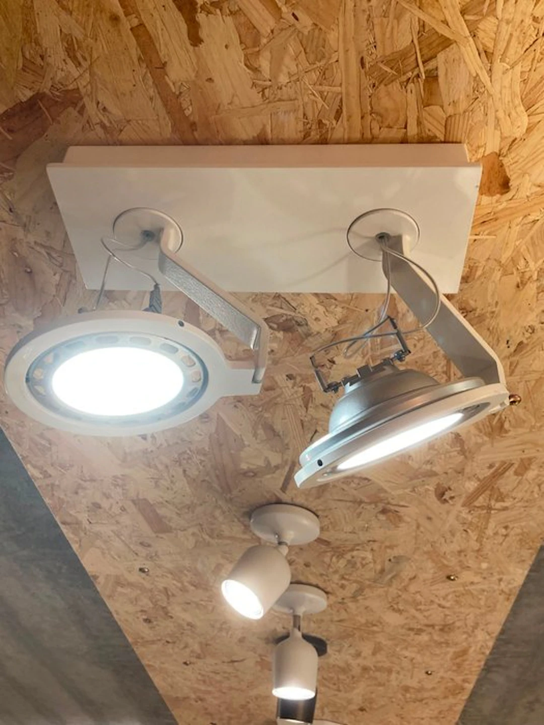 Spotlight - 1x Vega Double - Metal - On Base