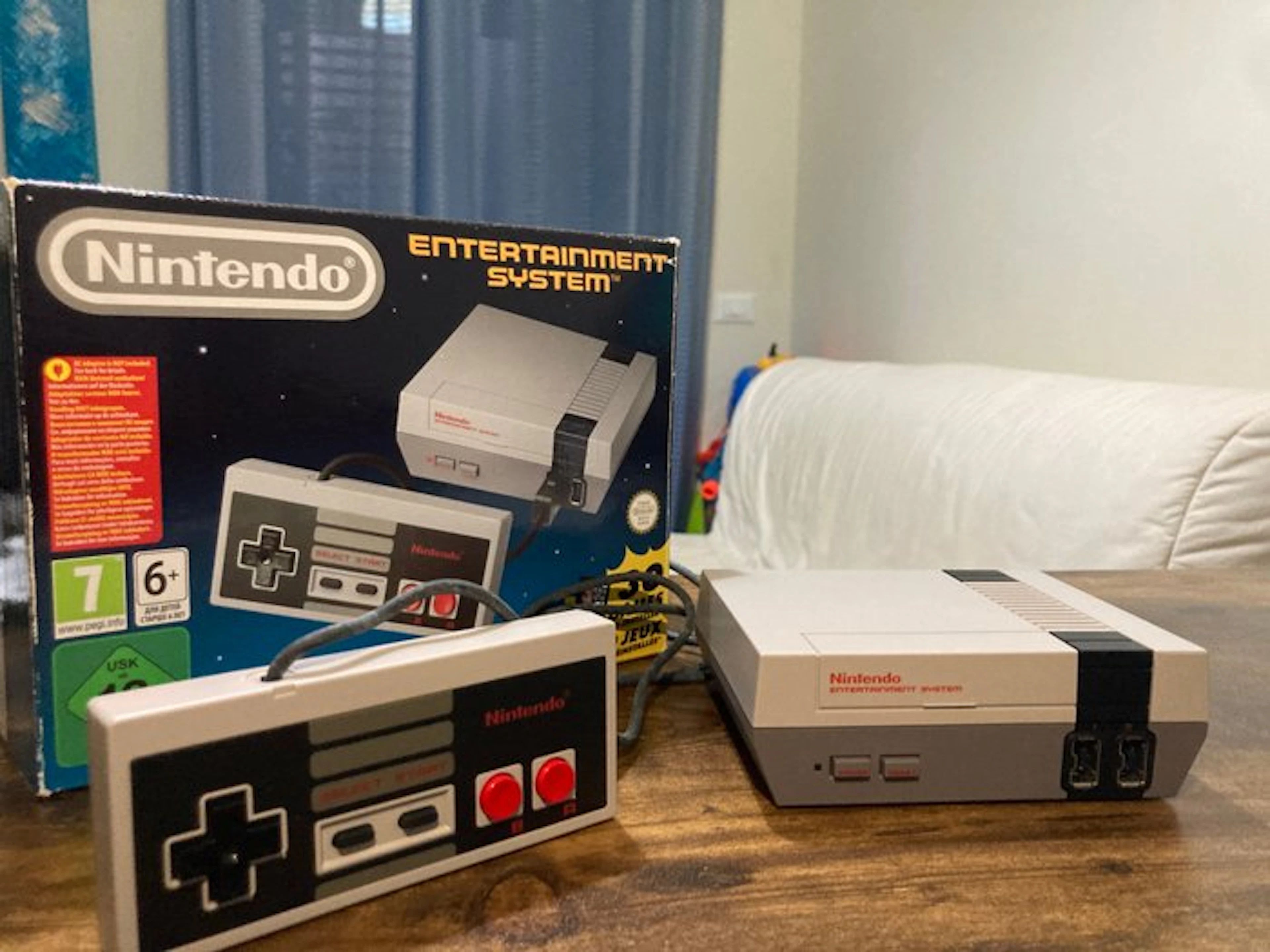 Nintendo - Mini Nintendo Entertainment System - Video...