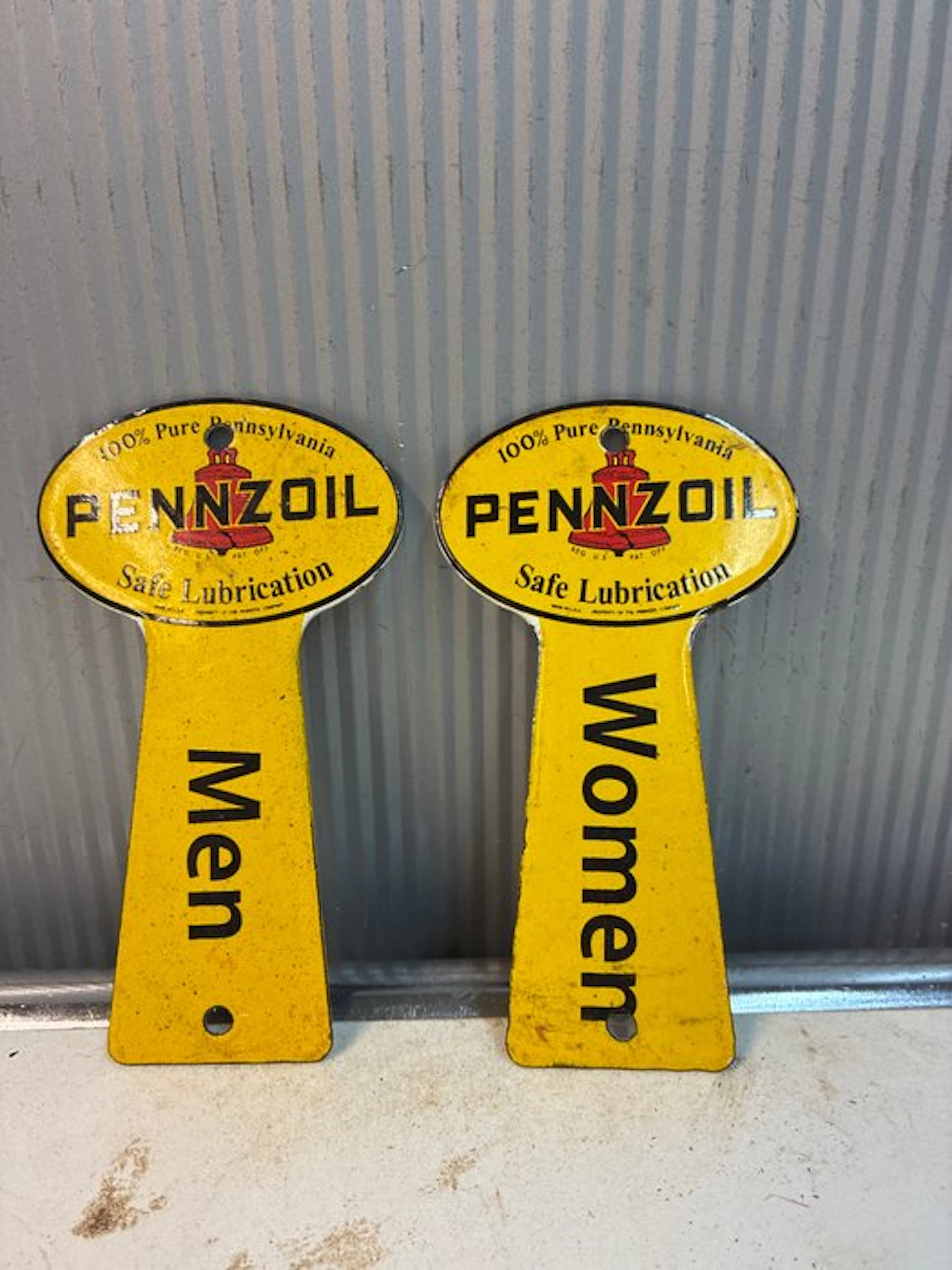 Pennzoil – Original set of enameled directional signs...