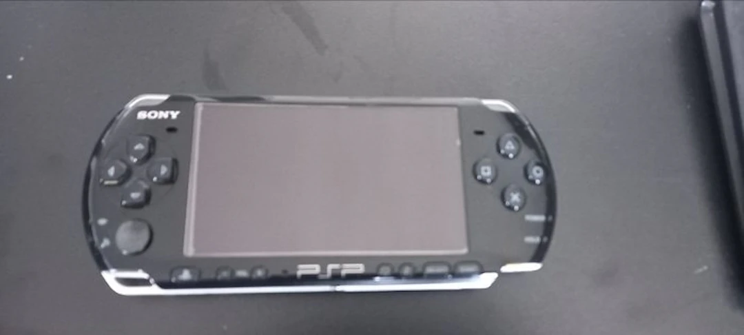 Sony - Playstation Portable (PSP) - PSP 3004 + 20 games...