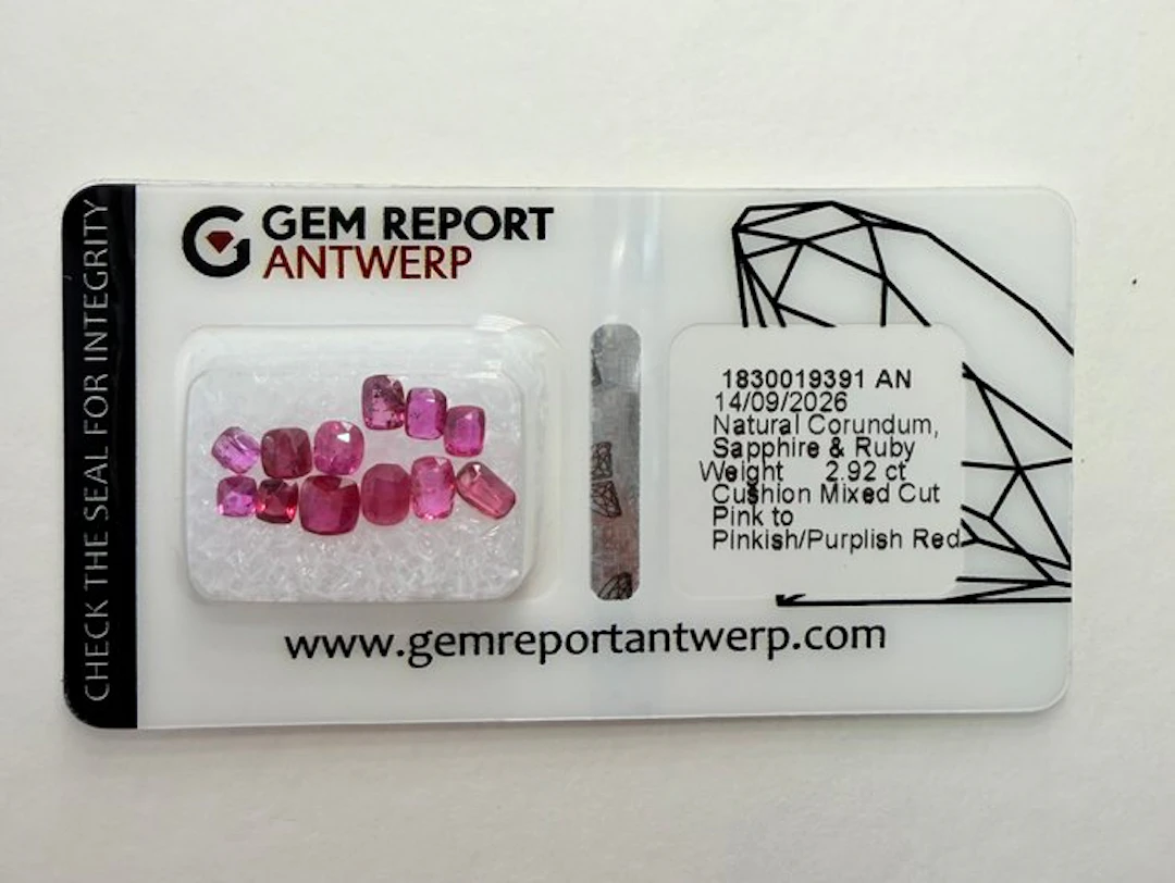 No reserve price Ruby, Sapphire - 2.92 ct - Gem Report Antwerp (GRA)