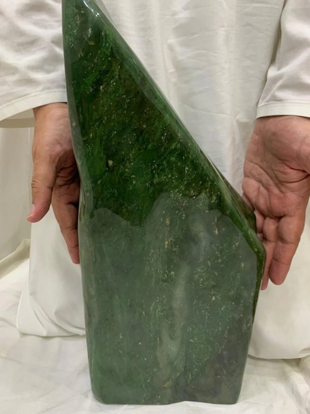 Beautiful Nephrite Standing Freeform- 22750 g - (1)