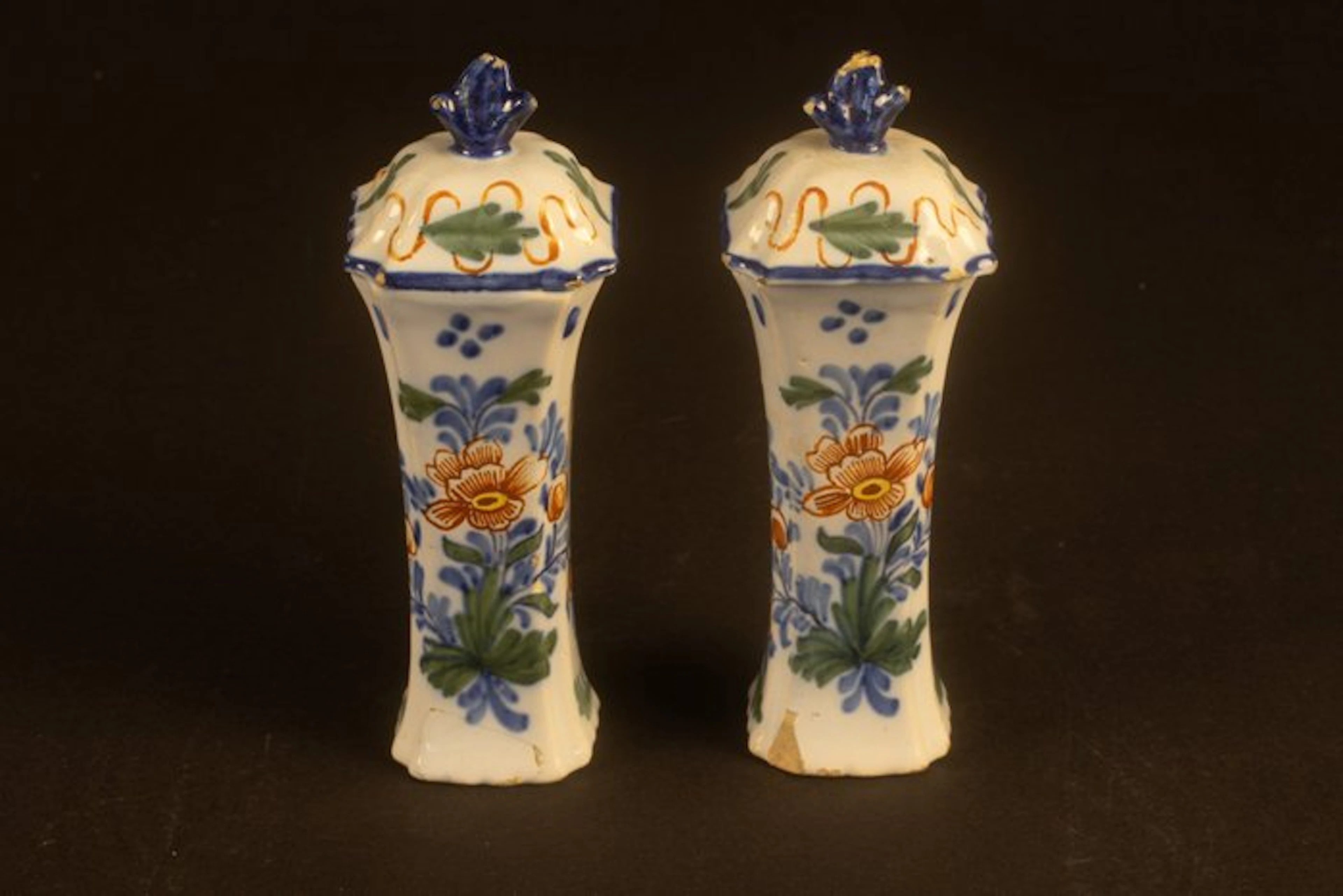 De Grieksche A - Lidded vase (2) - Earthenware