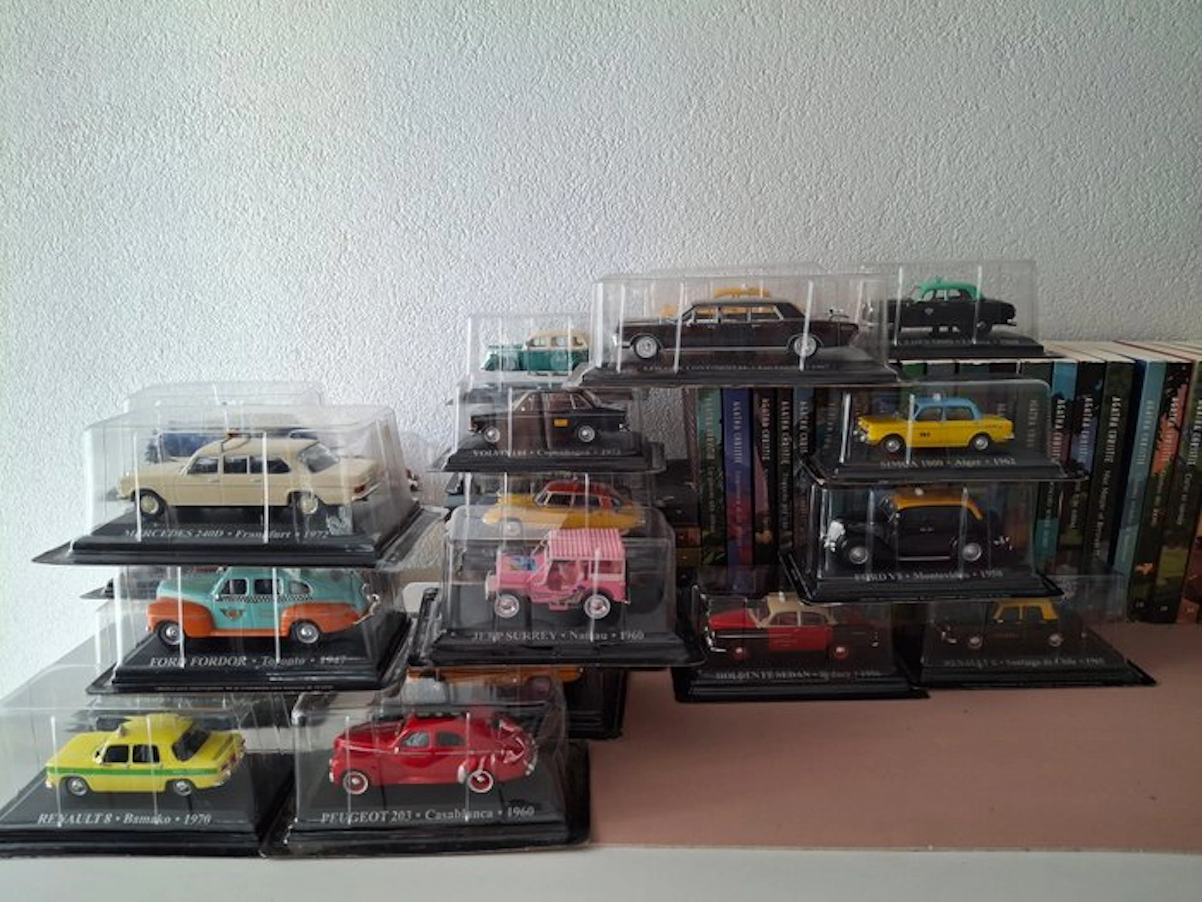 Altaya 1:43 - Model car (35) - Taxi - Taxi of the World (2002 Collection)