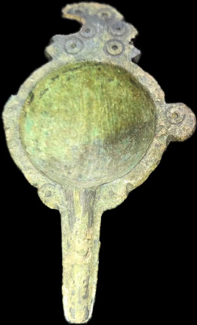 Byzantine Medieval bronze oil lamp 600 AD (No reserve price)